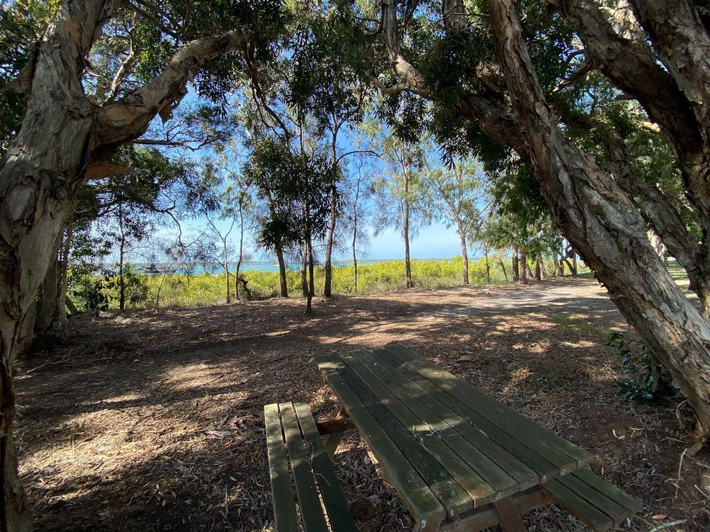 On The Bank - Burrum Heads- Riverfront- 3br- Aircon