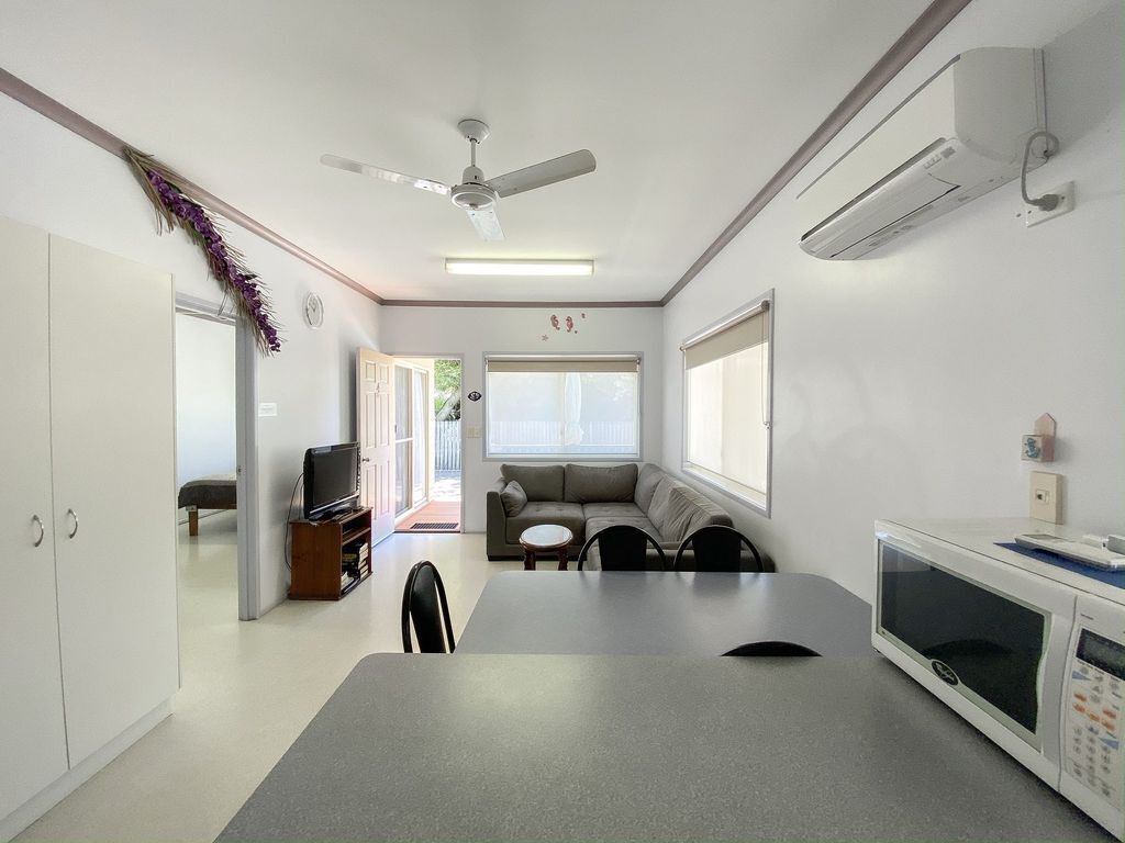 San Marco Villa 4 - Burrum Heads- Beachfront- 2BR - Pool- Aircon