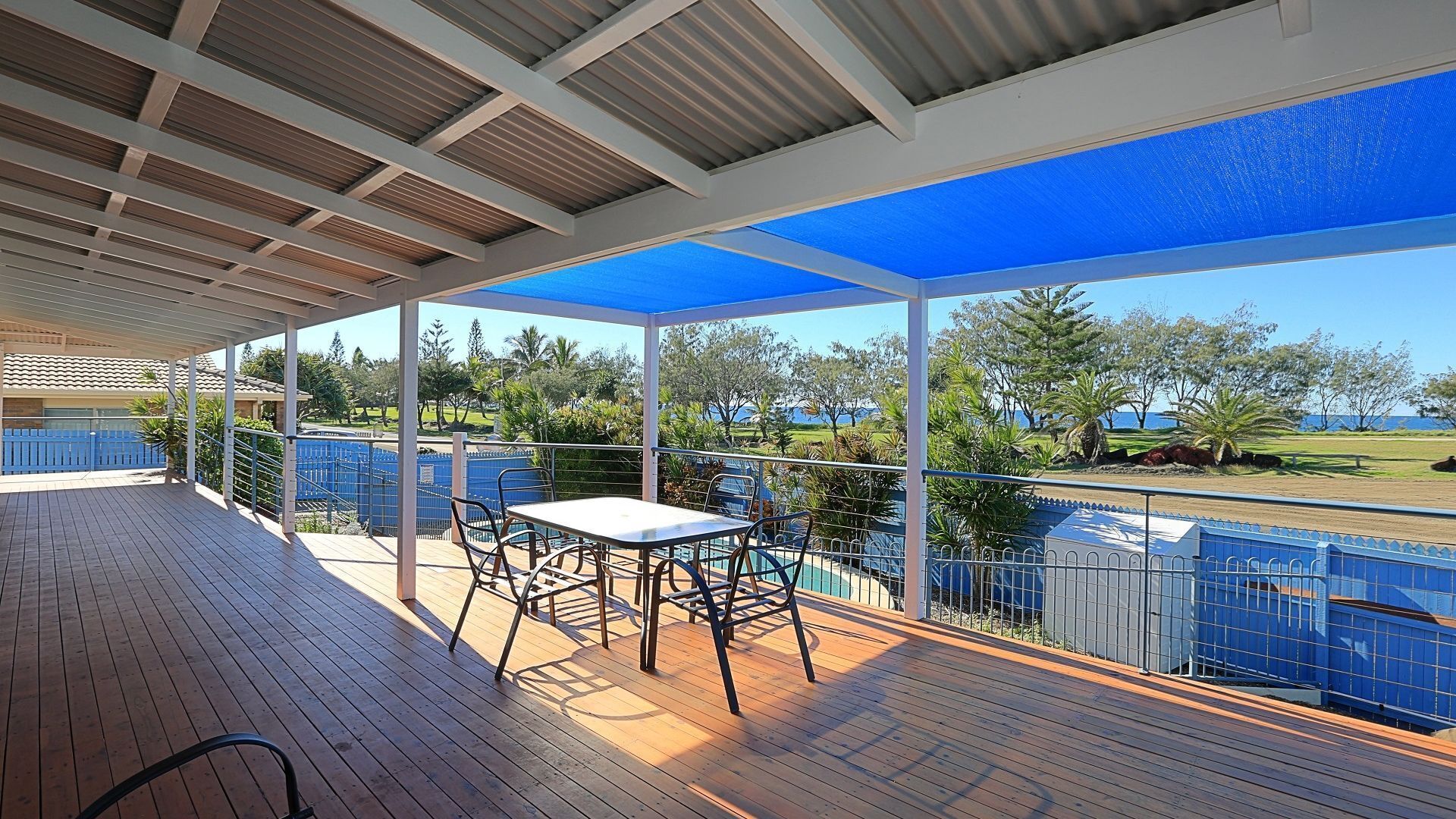 240 WOONGARRA SCENIC DRIVE HOLIDAY HOUSE