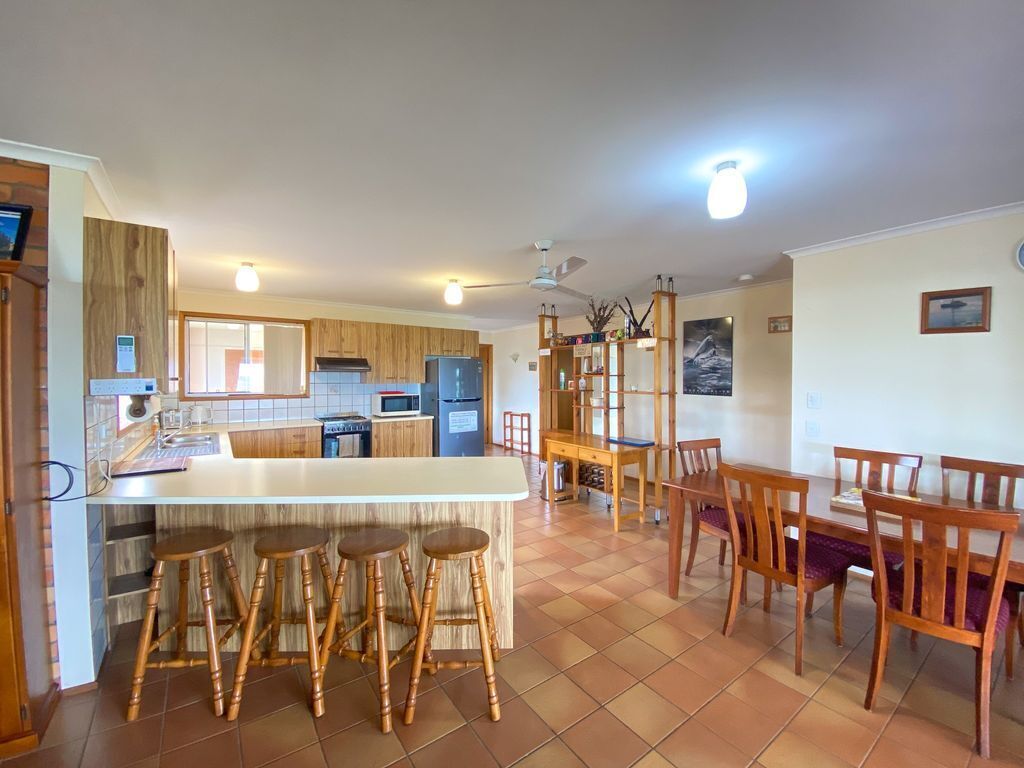 Conway - Burrum Heads- Riverfront - 3br- Aircon-pets Welcome