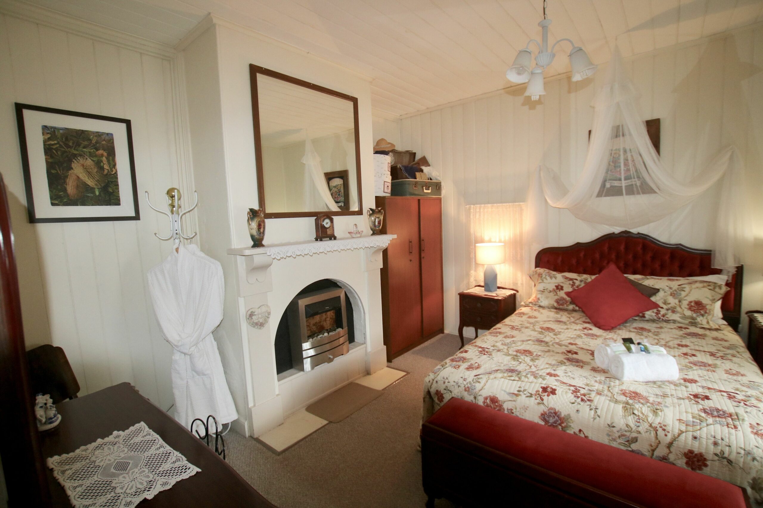 Historic Luxury Accommodation - Escape to Classic Country Charm