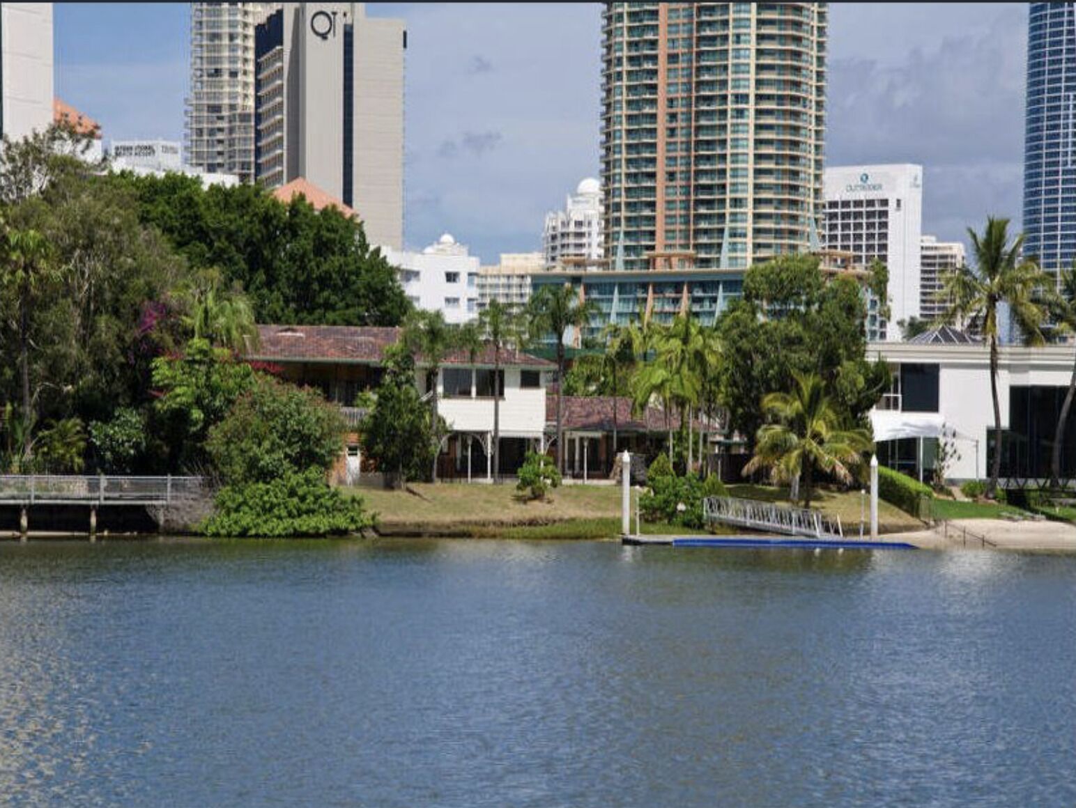 Waters Edge@Surfers Paradise