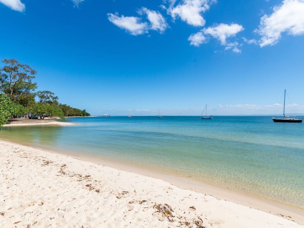 Perfect Position Bribie Beach Across the Road!