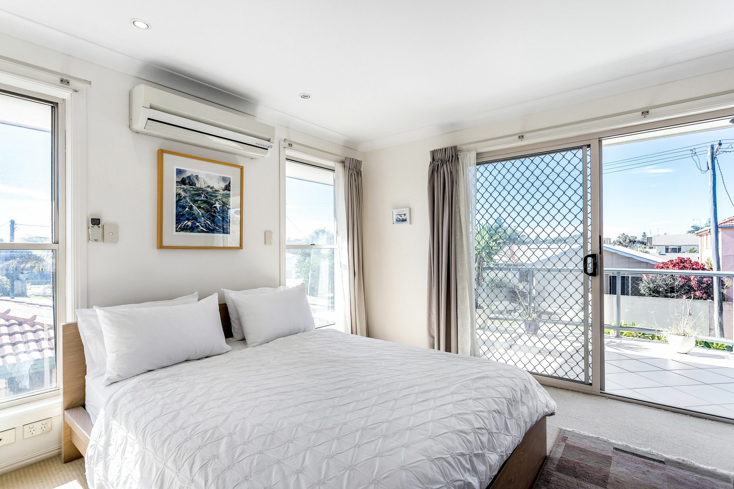 A PERFECT STAY – The Wave Haven - Spacious townhouse 3 blocks to town & beach