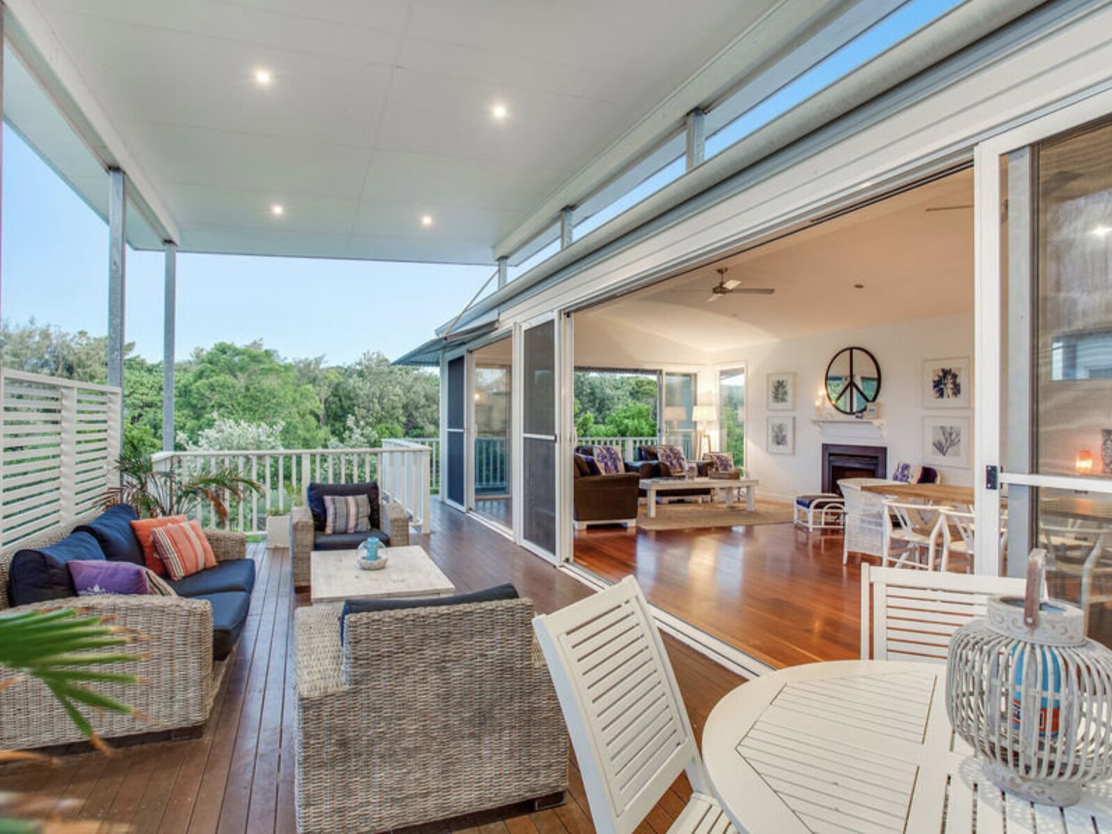 Serenity Beach Retreat - Hamptons Beach Havencasuarina - Sleeps 14 -7 Bedrooms