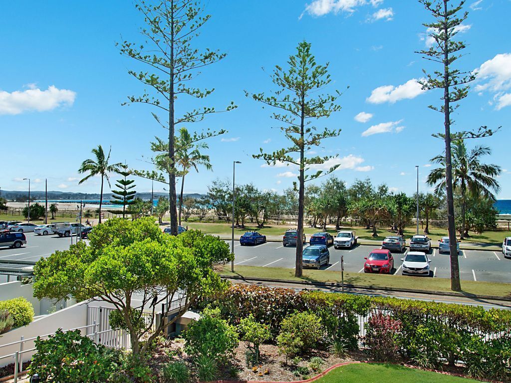 Kooringal Unit 3 - Wi-Fi included in this  apartment right on Greenmount Beach Coolangatta