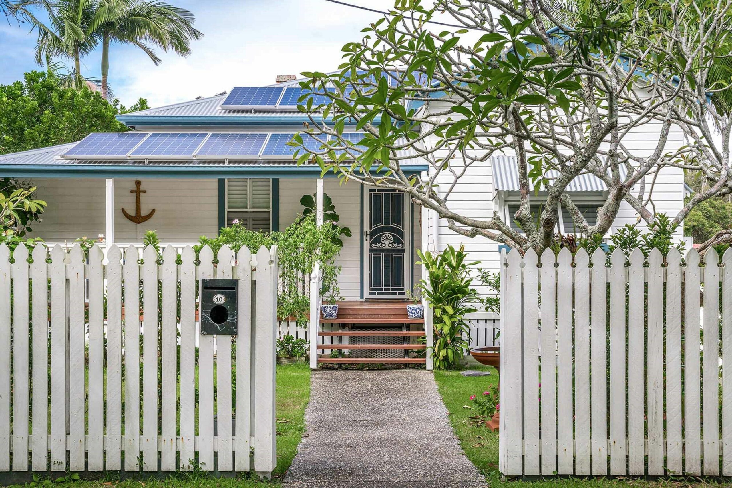 A Perfect Stay Anchored in Byron – Classic Beach Holiday Home