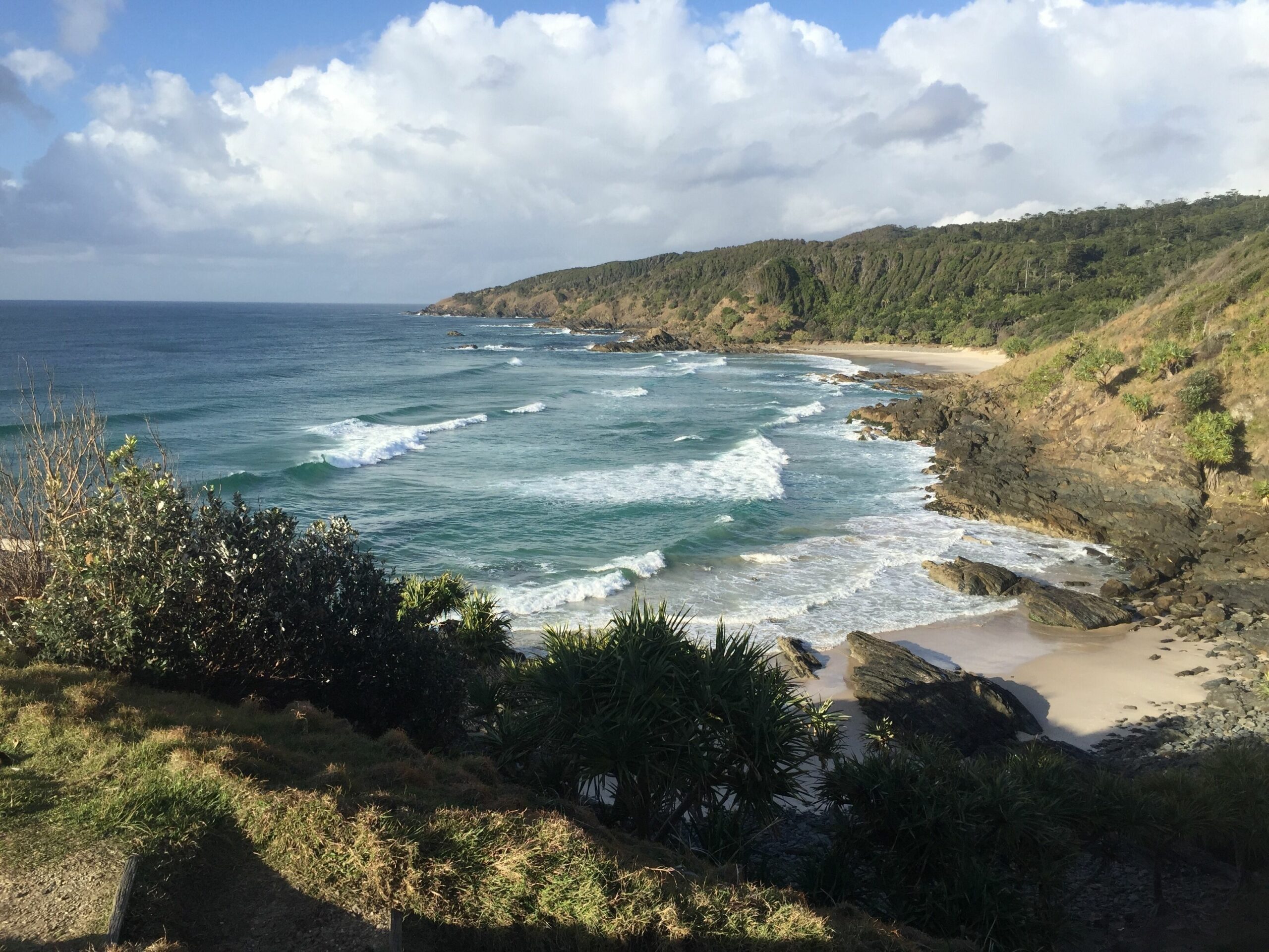 HUGE Beach House, Byron Shire.  Ocean views, 2 mins walk to beach.