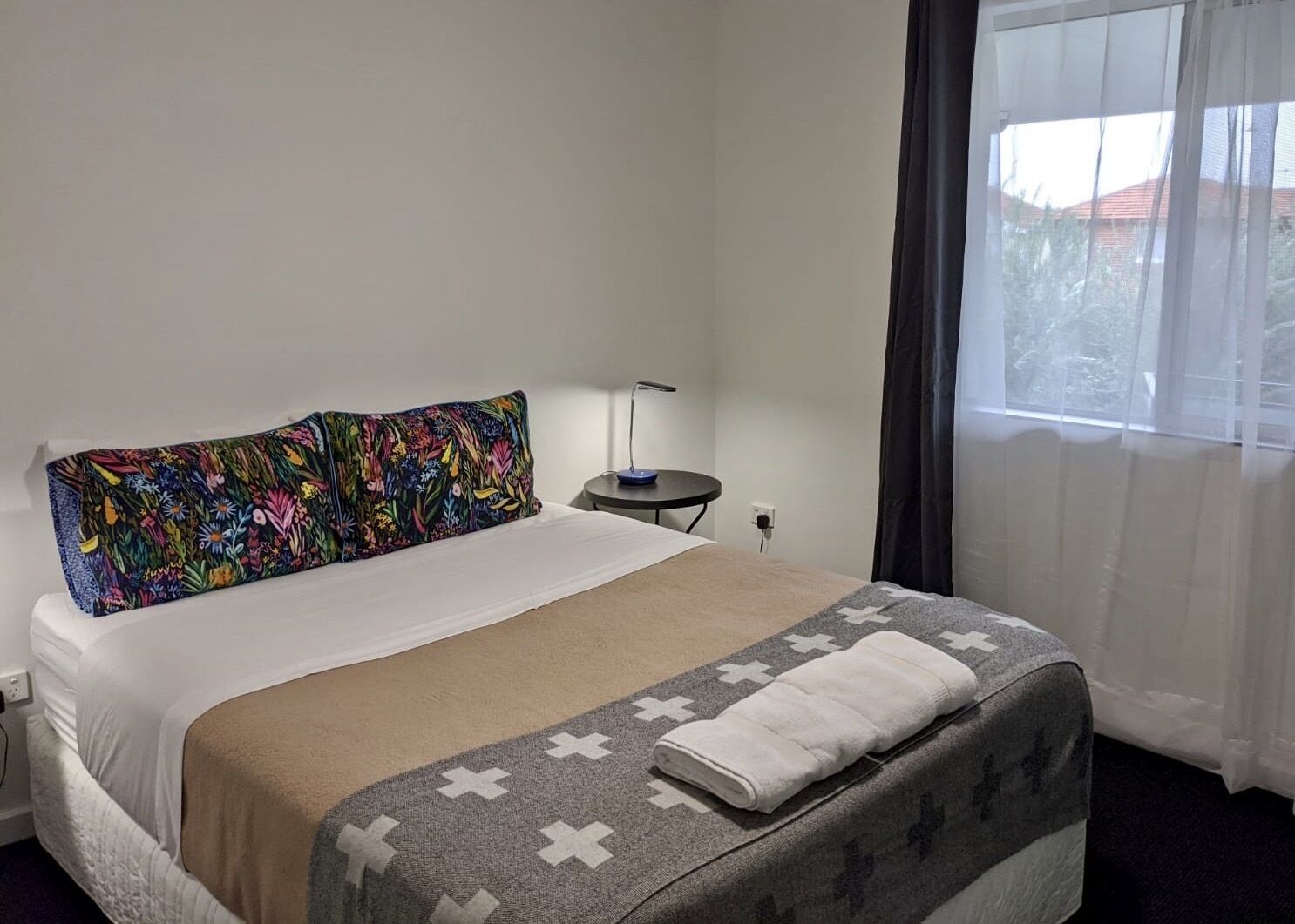 Superb 2 BR Apartment Minutes to Cbd- Cen8