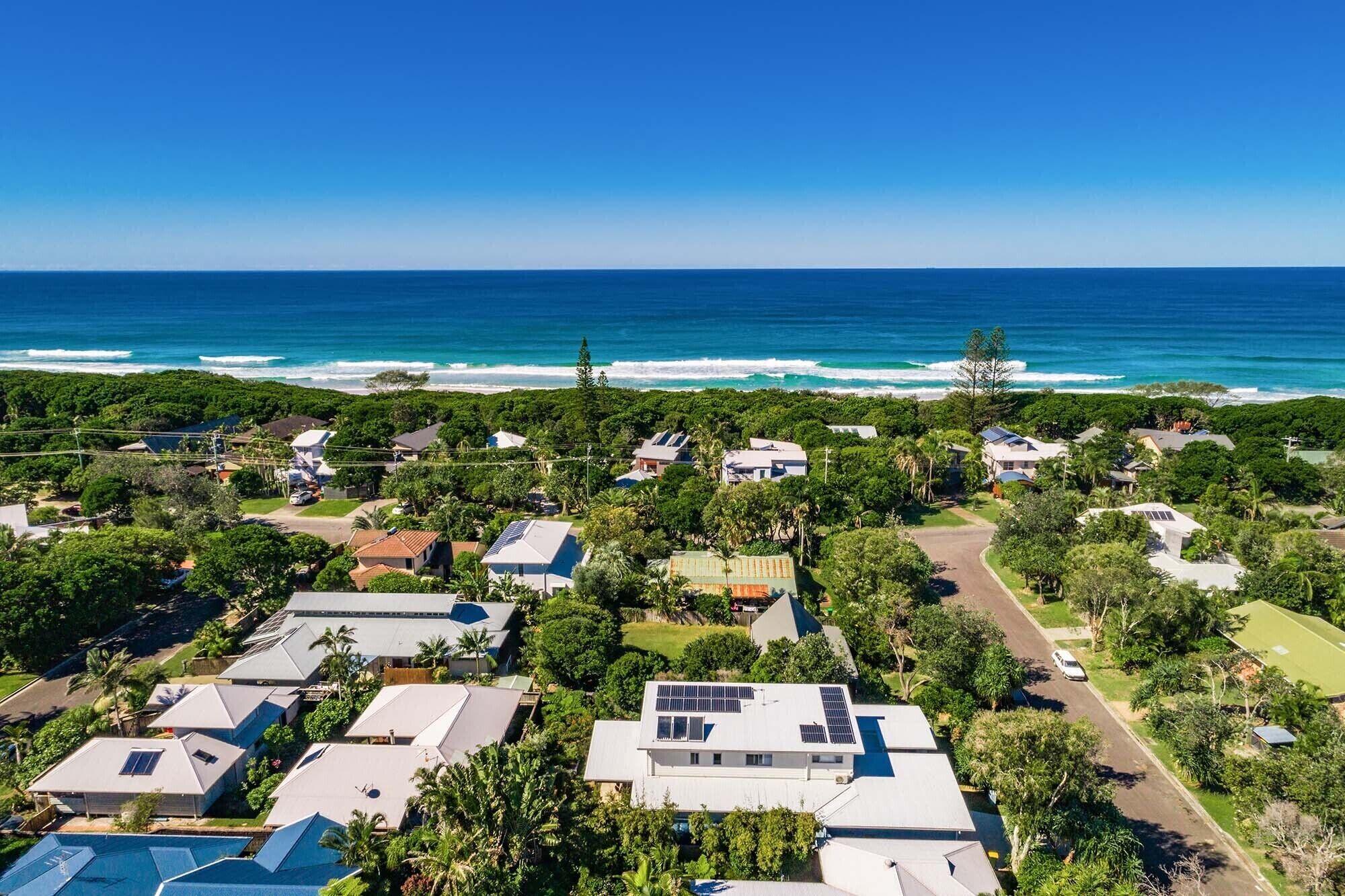 A Perfect Stay - Shore Beats Work - Luxuriously Styled Beachside Retreat