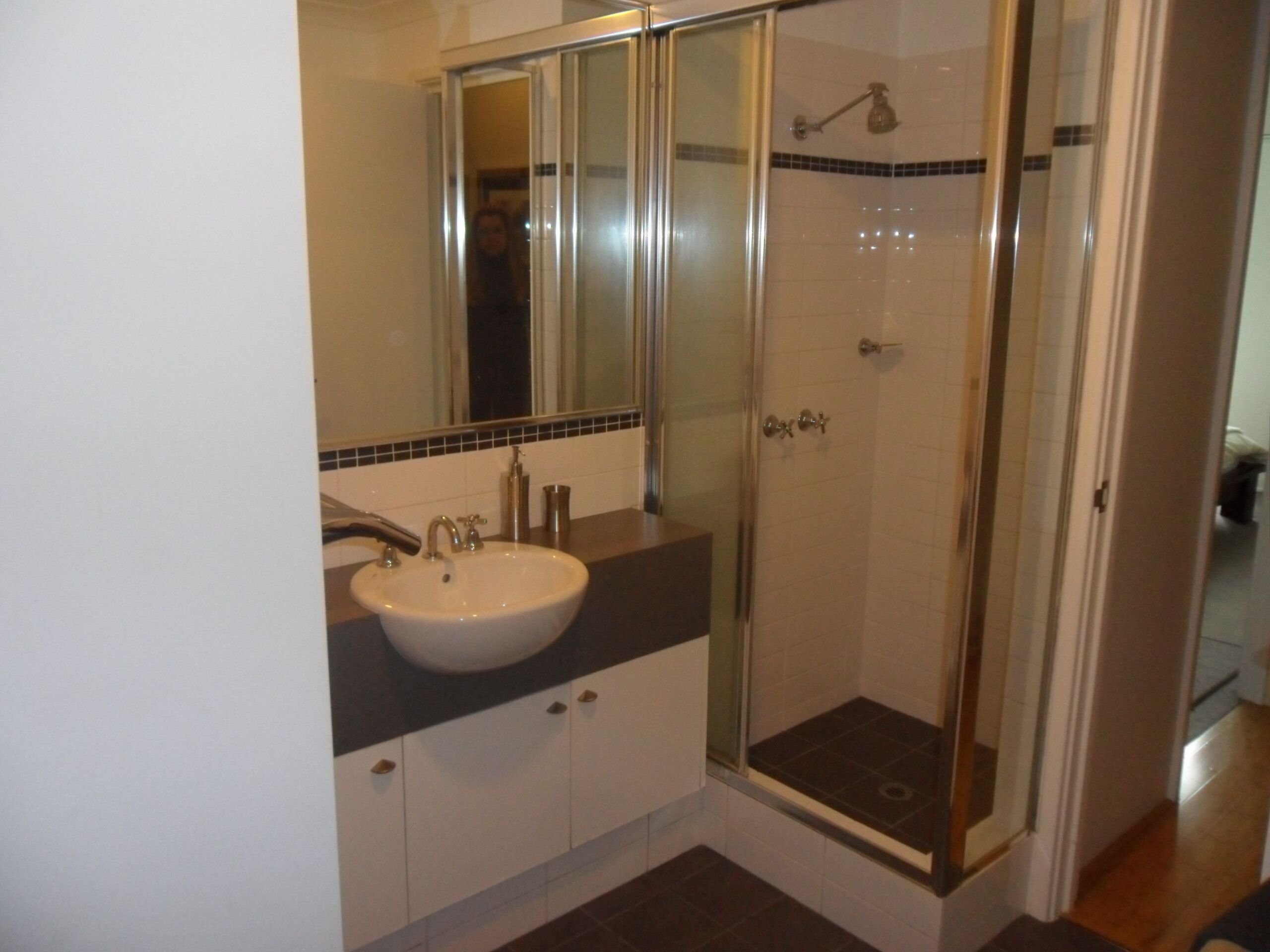 Executive Resort Style Apartment in West Perth. Heated Pool/WiFi/Bbq