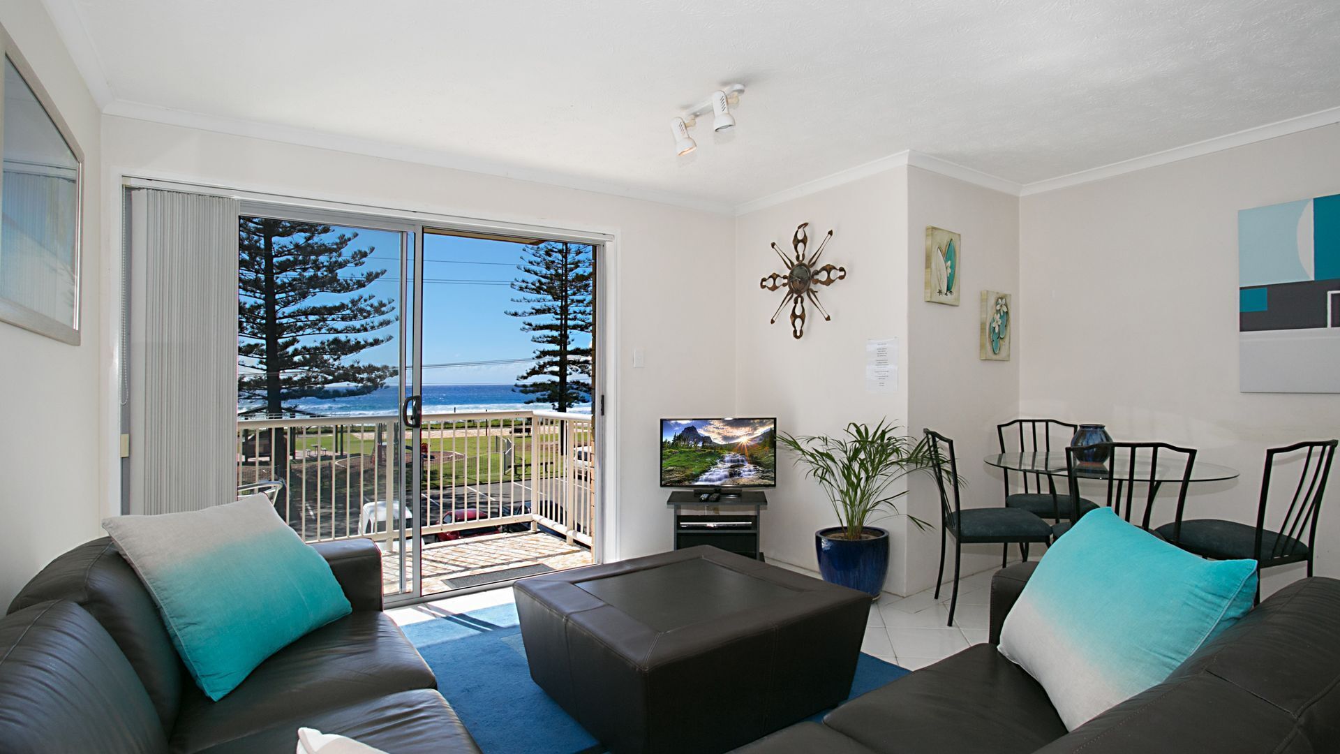 A Perfect Stay #11 Camden House - Beachfront Views