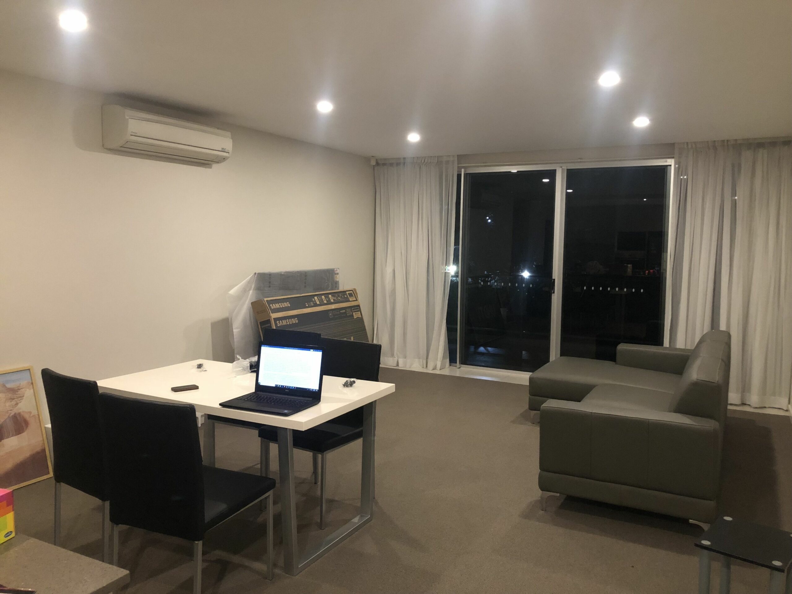 Entire 2BR Apartment - Azzura Greens Hope Island - Fully Furnished