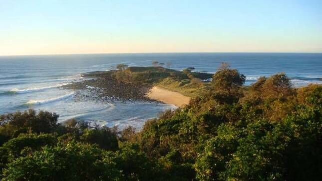 Angourie Beach House ,ocean Views,100m to Beach, Cafe,restraunt,swing &nat Park