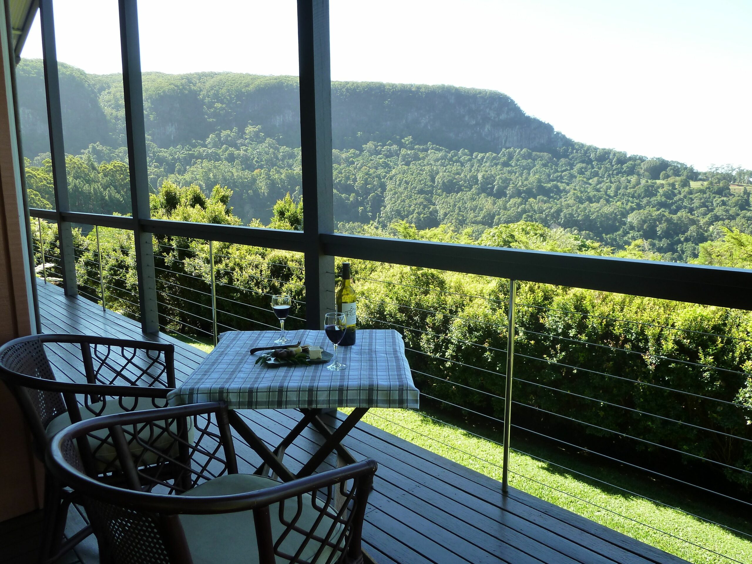 CLOGHEEN COTTAGE  Stunning Mountain and Ocean Views in the Byron Bay Hinterland