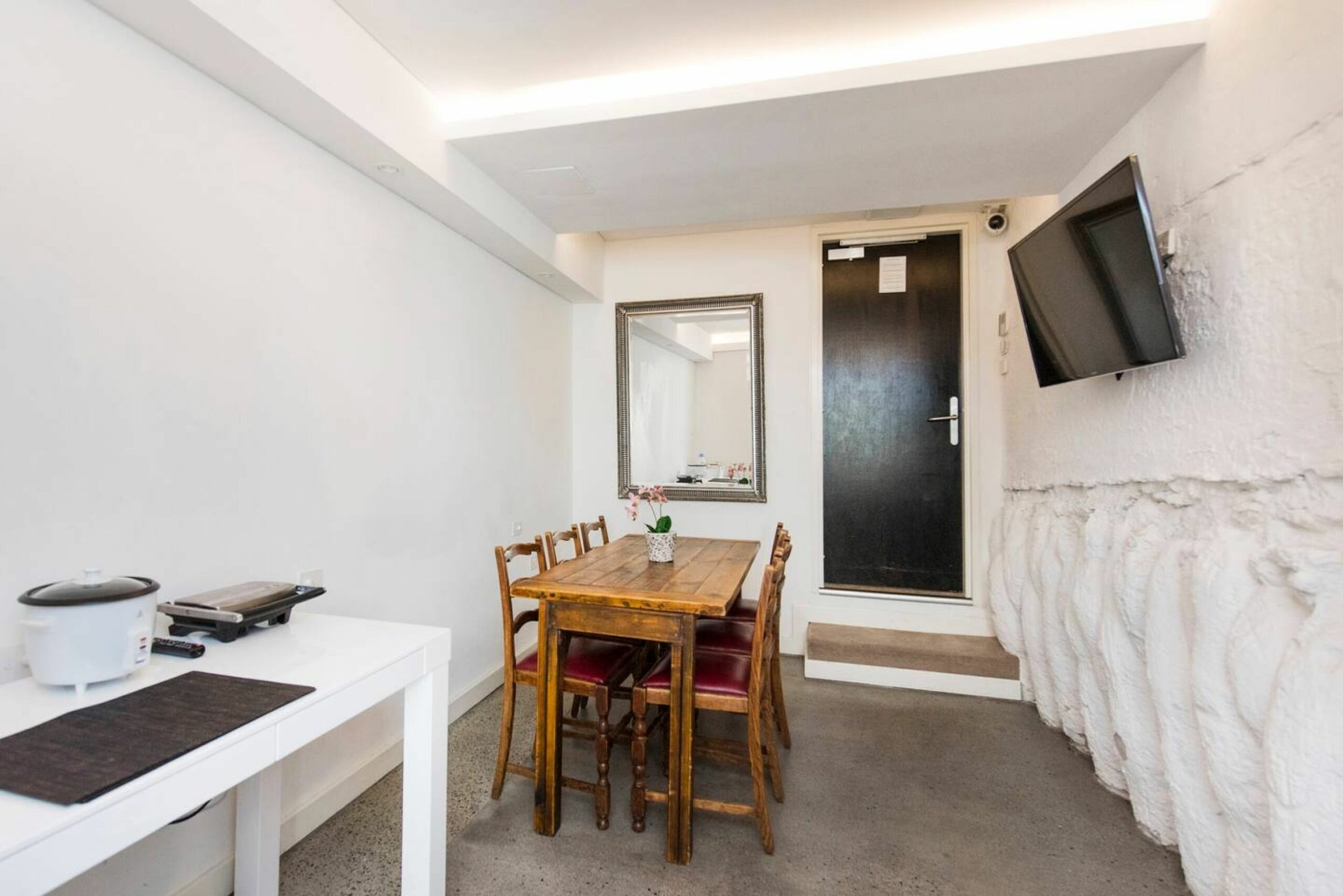 The Nest - Trendy Studio Near City Centre With Roof Terrace