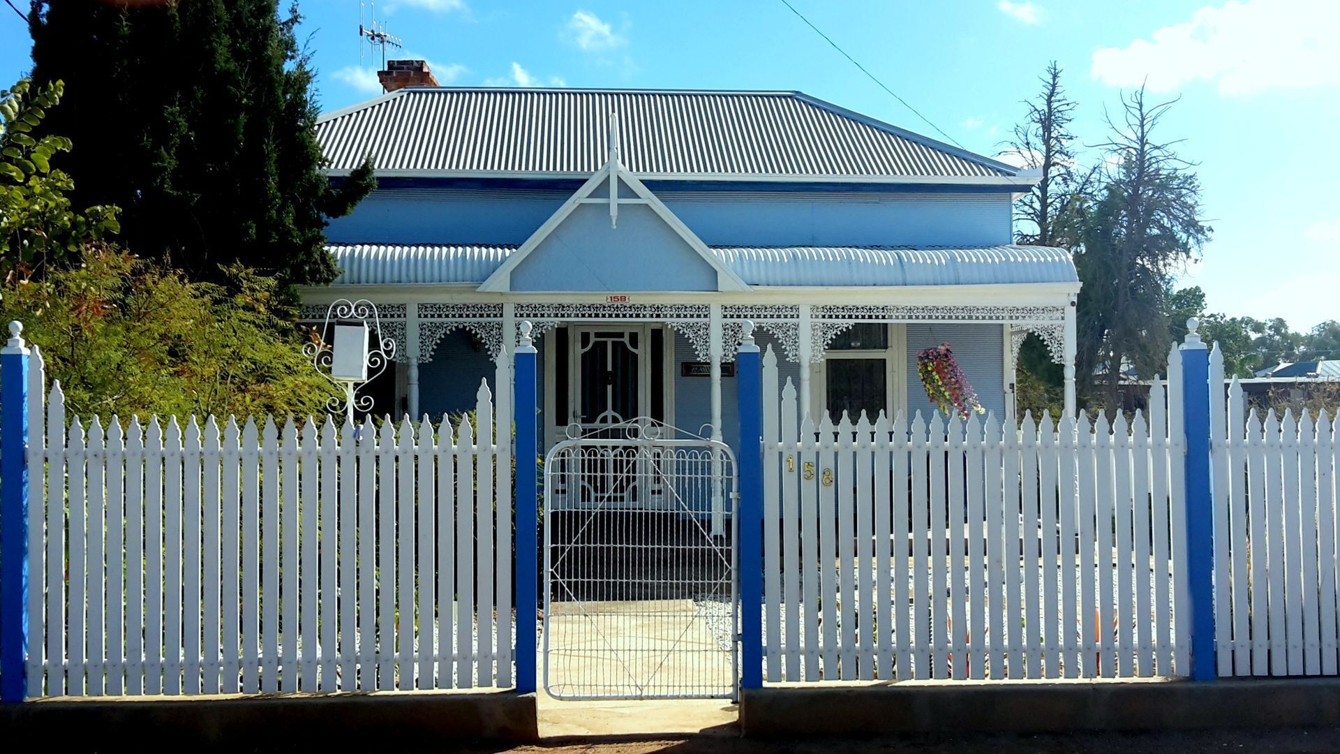 ELLA'S PLACE - CHARMING MINER'S HERITAGE COTTAGE