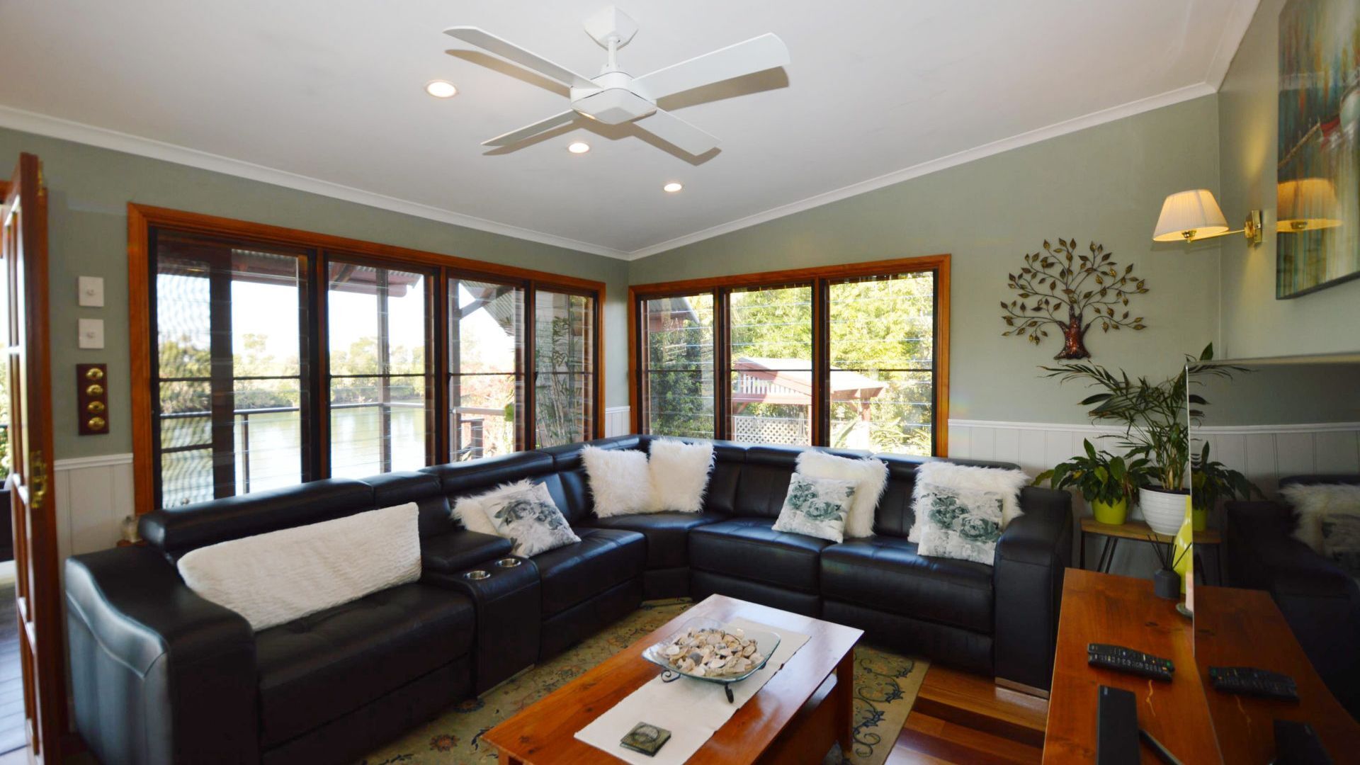 Riverside Cottage on Palmers Channel, 10 Mins to Yamba