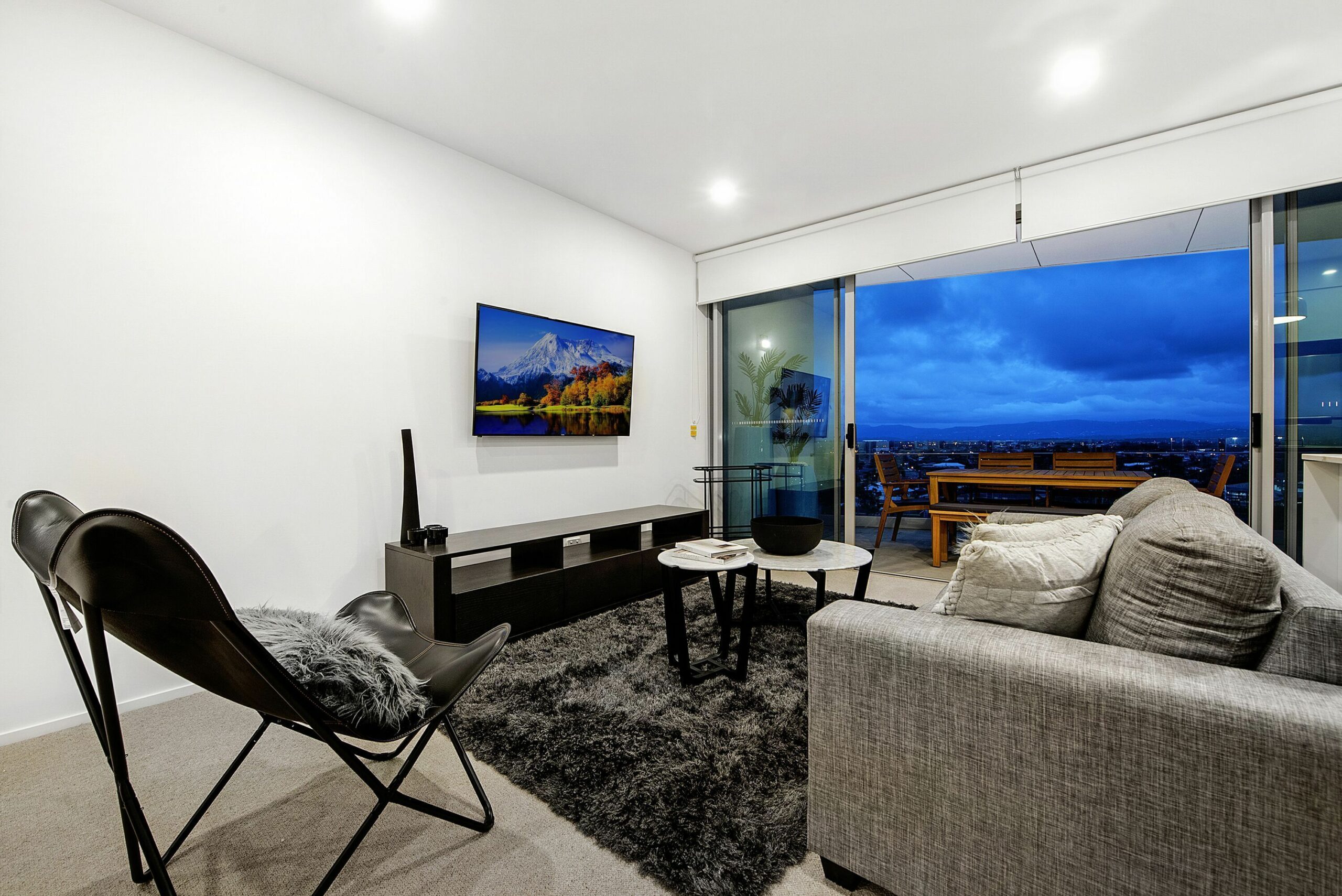 Neo Apartments - Holidays Gold Coast 2 Bedrooms 2 Bathrooms