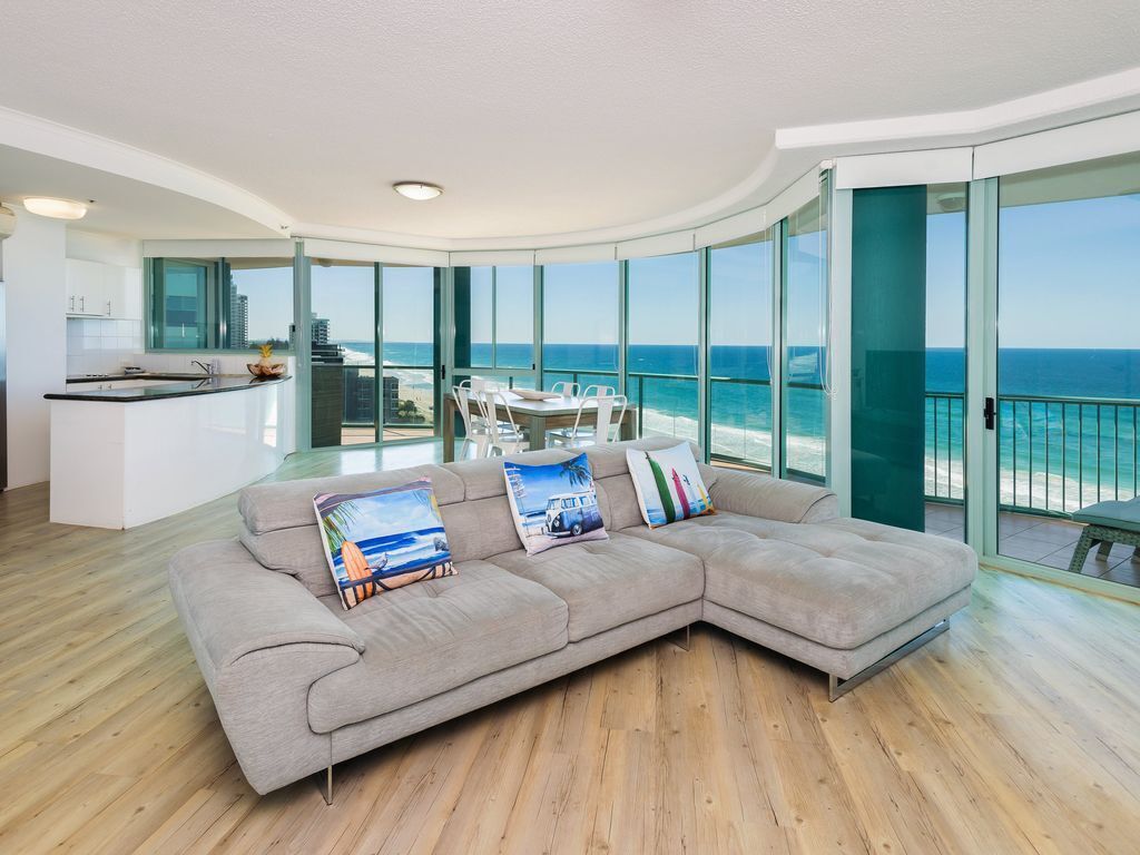 2 Bedroom Ocean View Apartment With Expansive Beach and Ocean Views