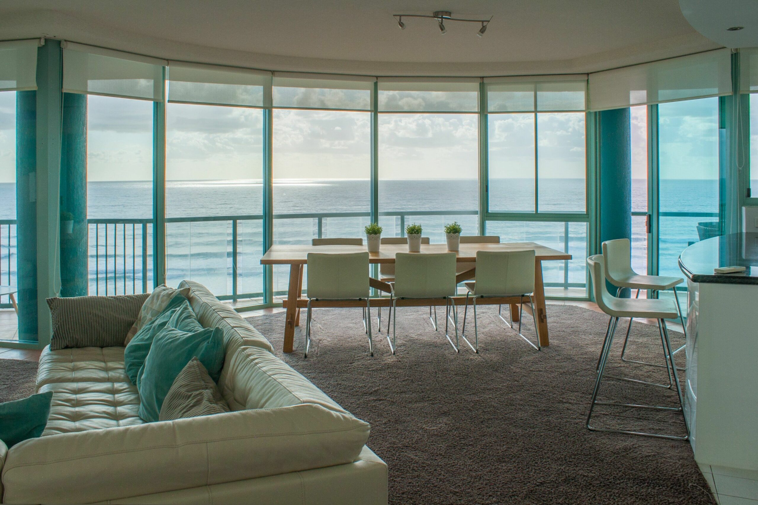 2 Bedroom Ocean View Apartment With Expansive Beach and Ocean Views