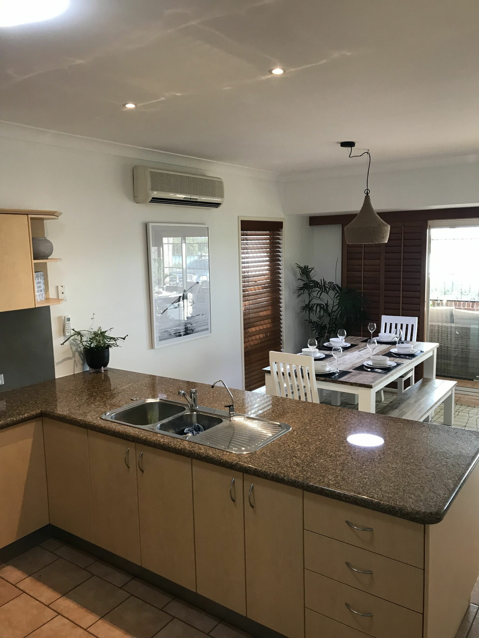 Waterfront House Northern Gold Coast Theme Parks Family and Pet Friendly