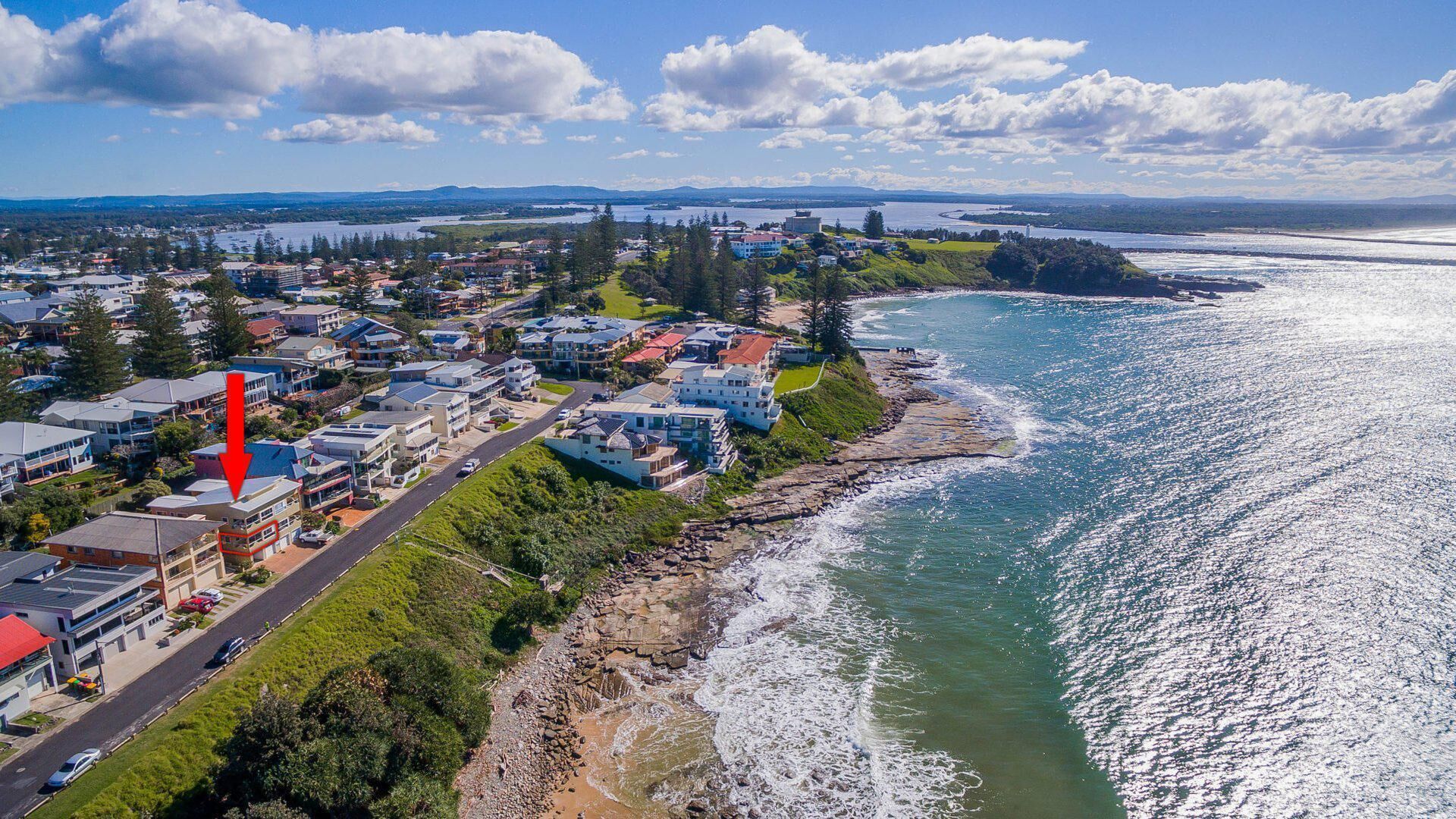 Avalon - 1- Overlooking Beautiful Beach!