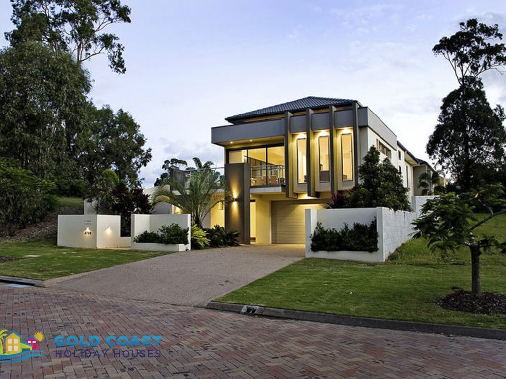 Gold Coast Holiday Houses - THE Parkway @ Sanctuary Cove