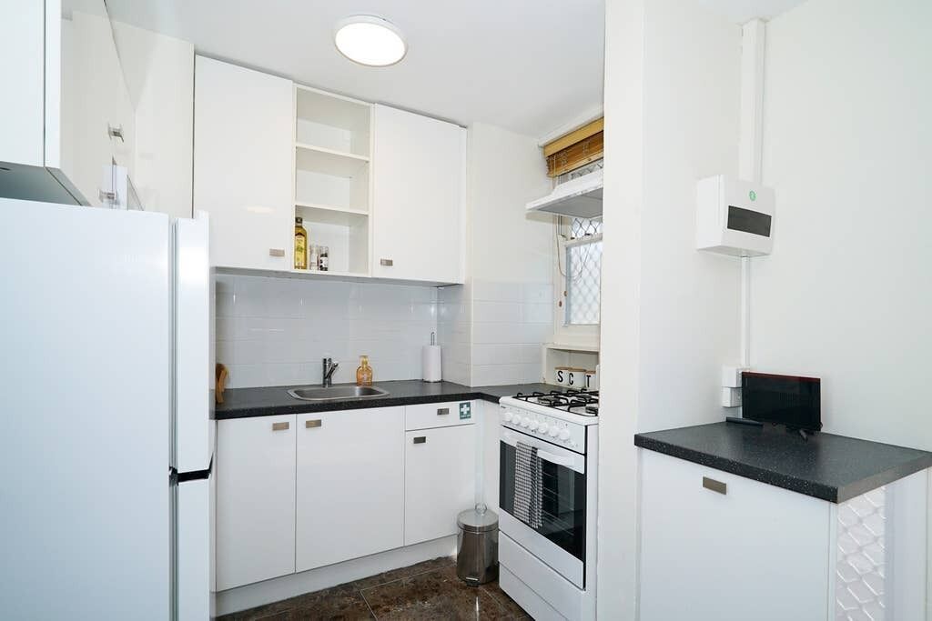 This Apartment is a 1 Bedroom, 1 Bathrooms, Located in West Perth, WA