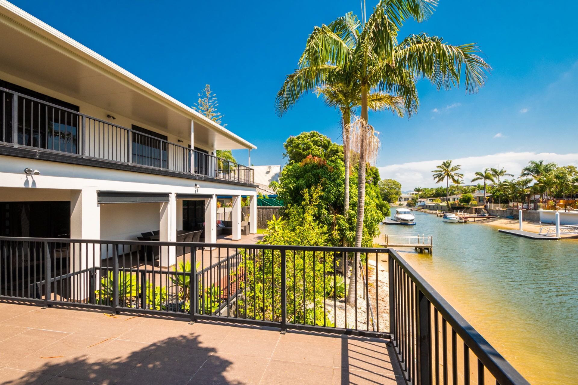 Bliss On Pearl Key - Broadbeach Waters, QLD