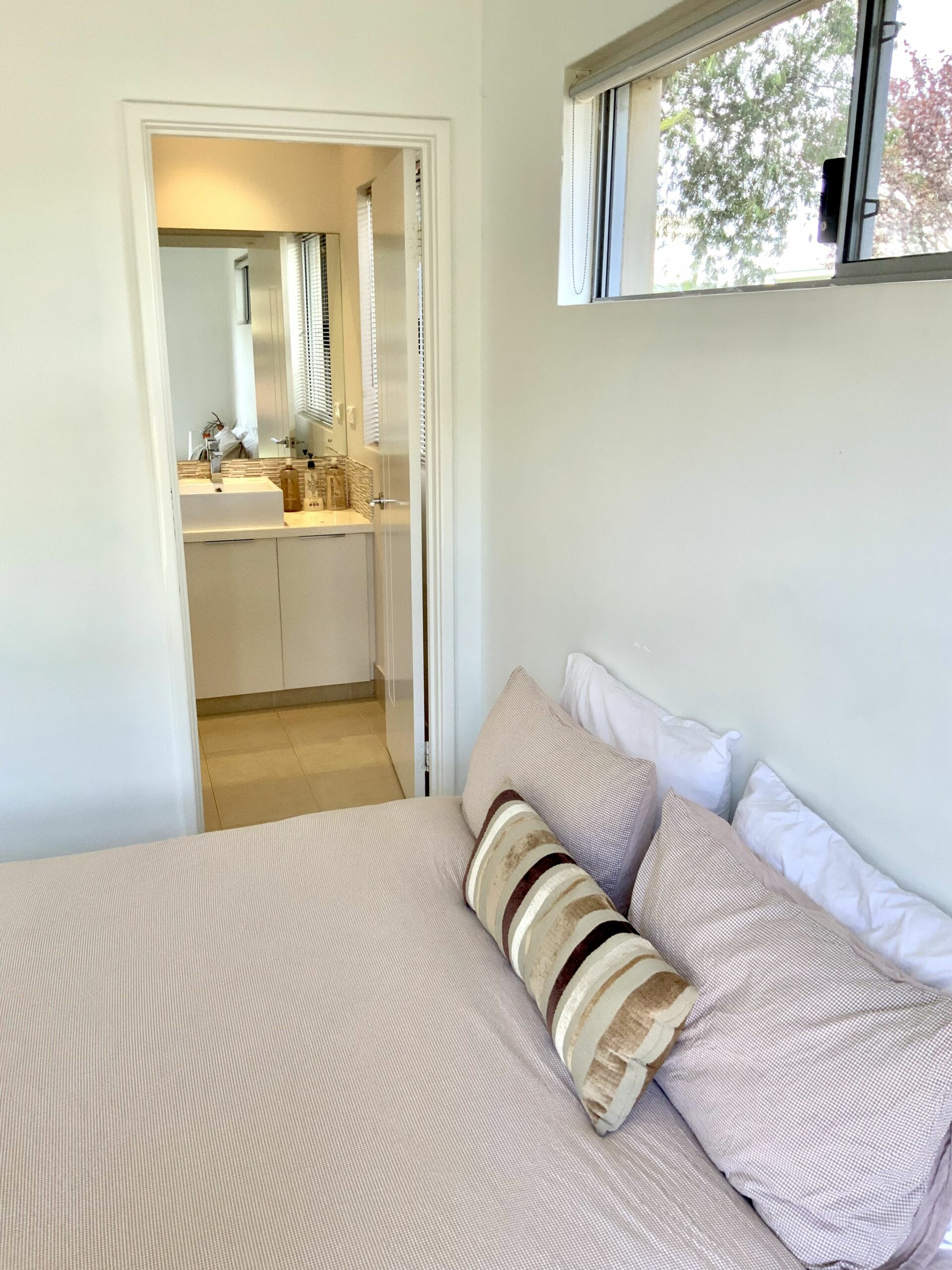 Claremont Home Cottesloe City Wifi/netflix/parking/pets OK Outdoor Spa