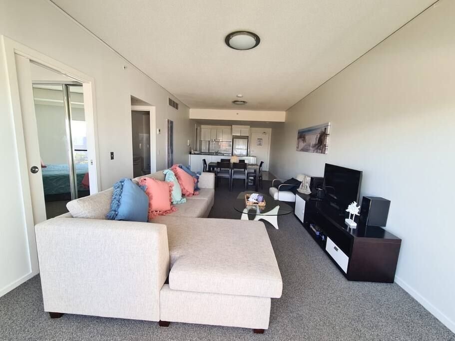 Luxury Apt in Sierra Grand Canal Views 2b 2bath