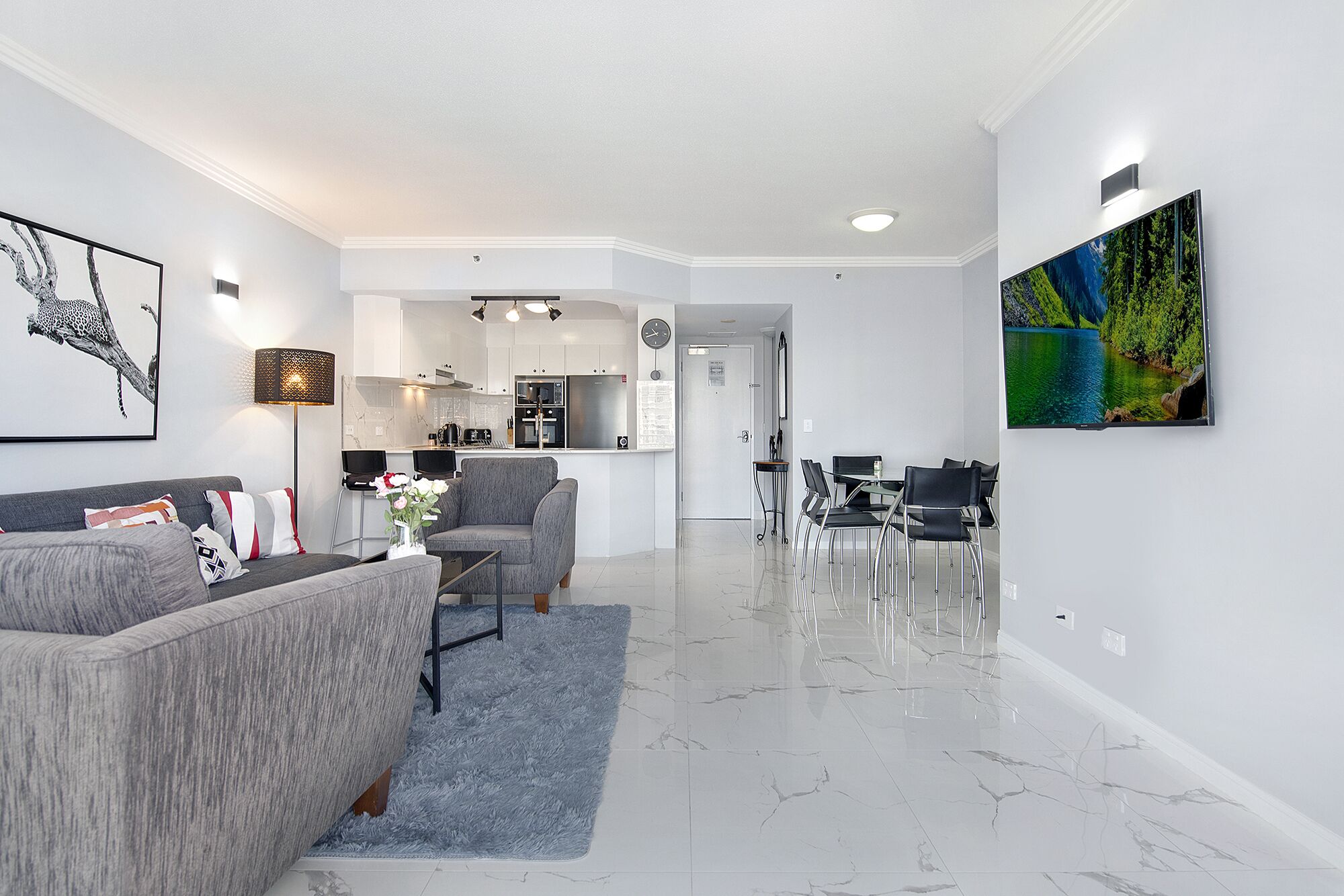 Luxury Modern Apartment, Surfers Paradise, Crown Mantra