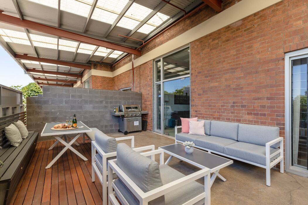 Luxury 3brm 2bth Woolstore apt With BBQ Courtyard