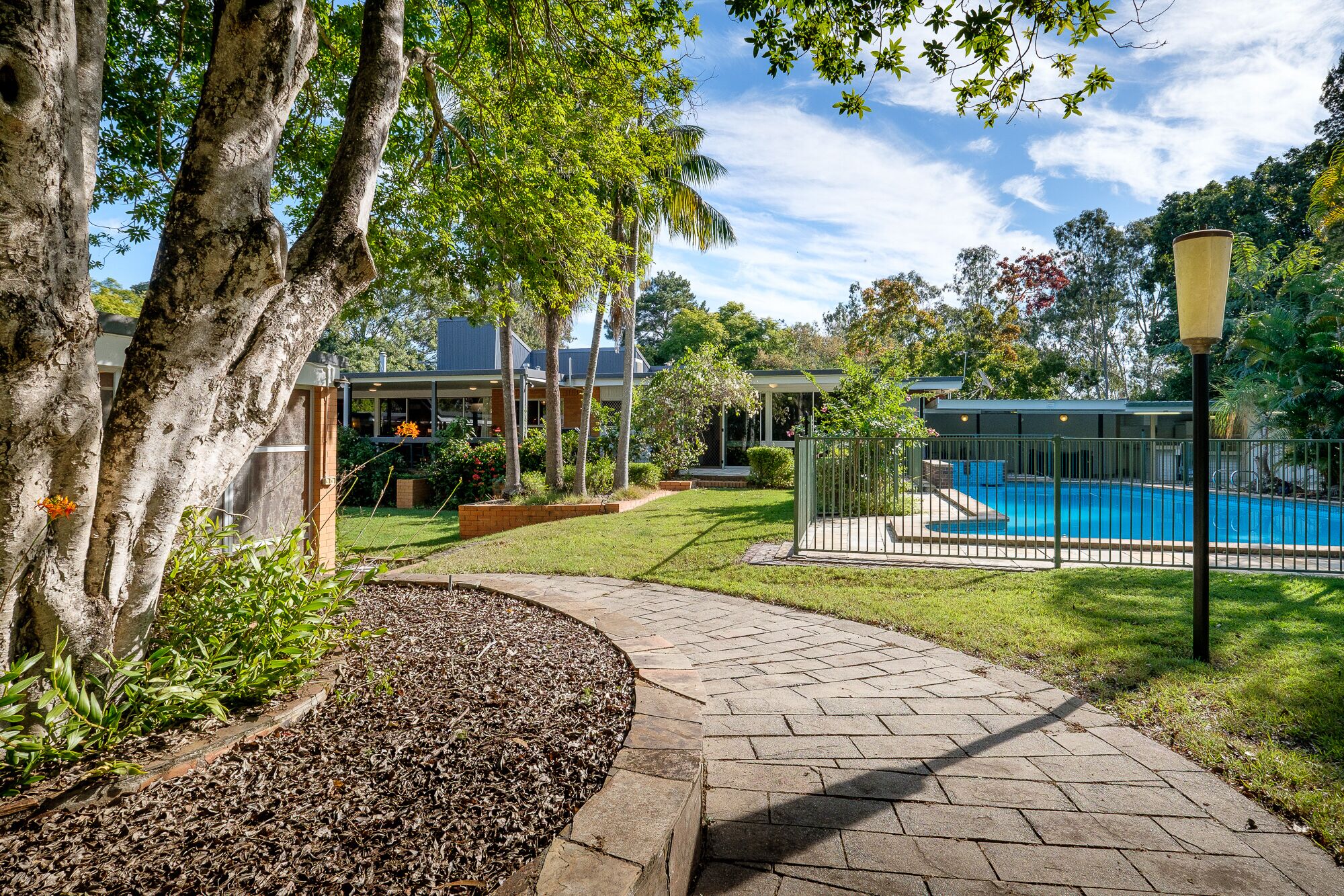 Spacious Hideaway Retreat, Pool , Spa, Acreage, Billiards, 7 Bedrooms, Brisbane