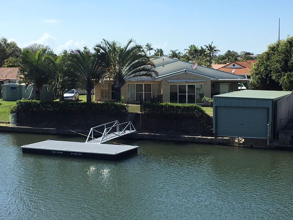 Private Canal Duplex With Pontoon – Oleander Drive, Bongaree