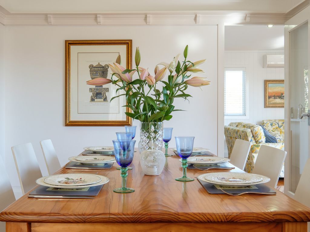 Fantastic Base for Business Meetings, Dinner Parties or Family get Together!
