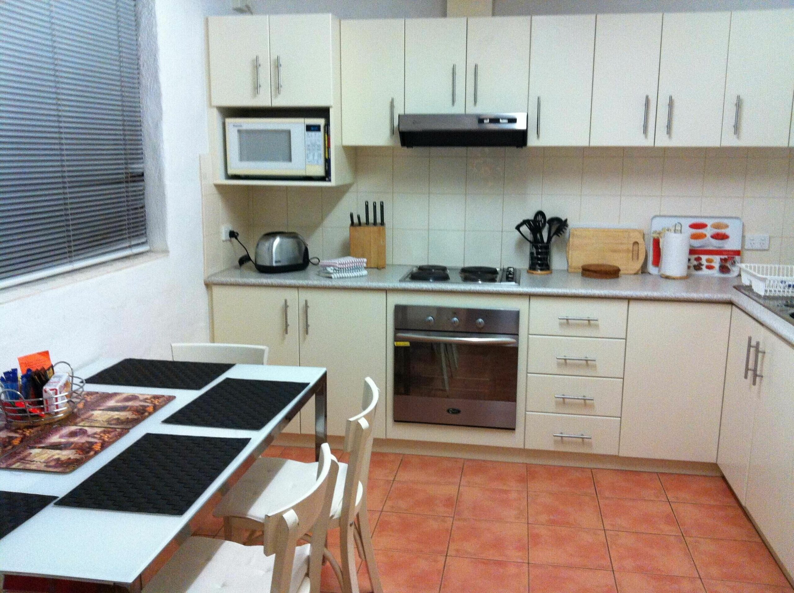 Kenata-fairway Apartment 2 Ground Floor Next to UWA Free Wi-fi