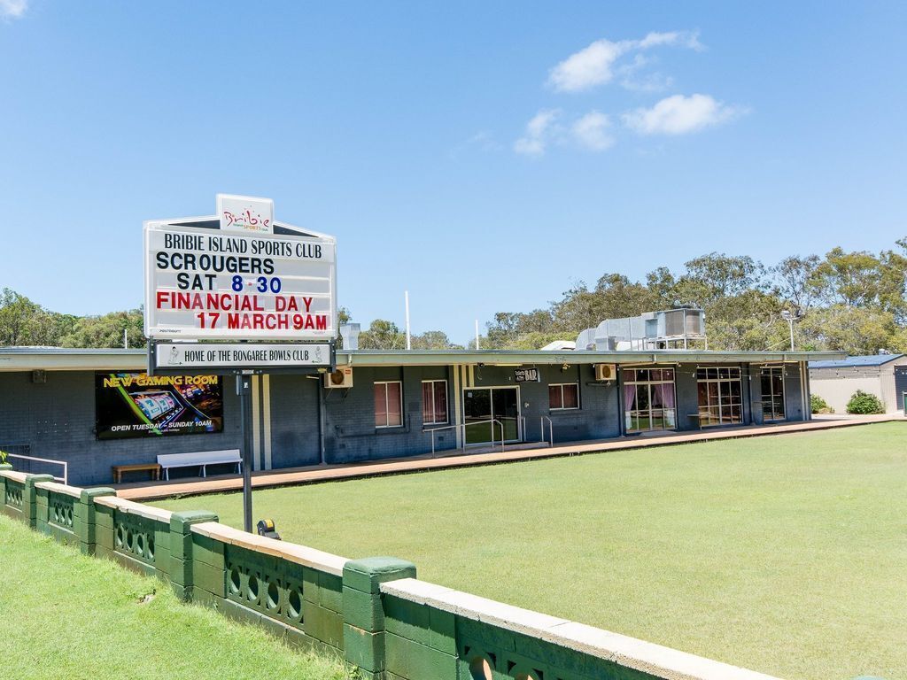 Everything you Need Including a Pool! Karoonda Sands Apartments