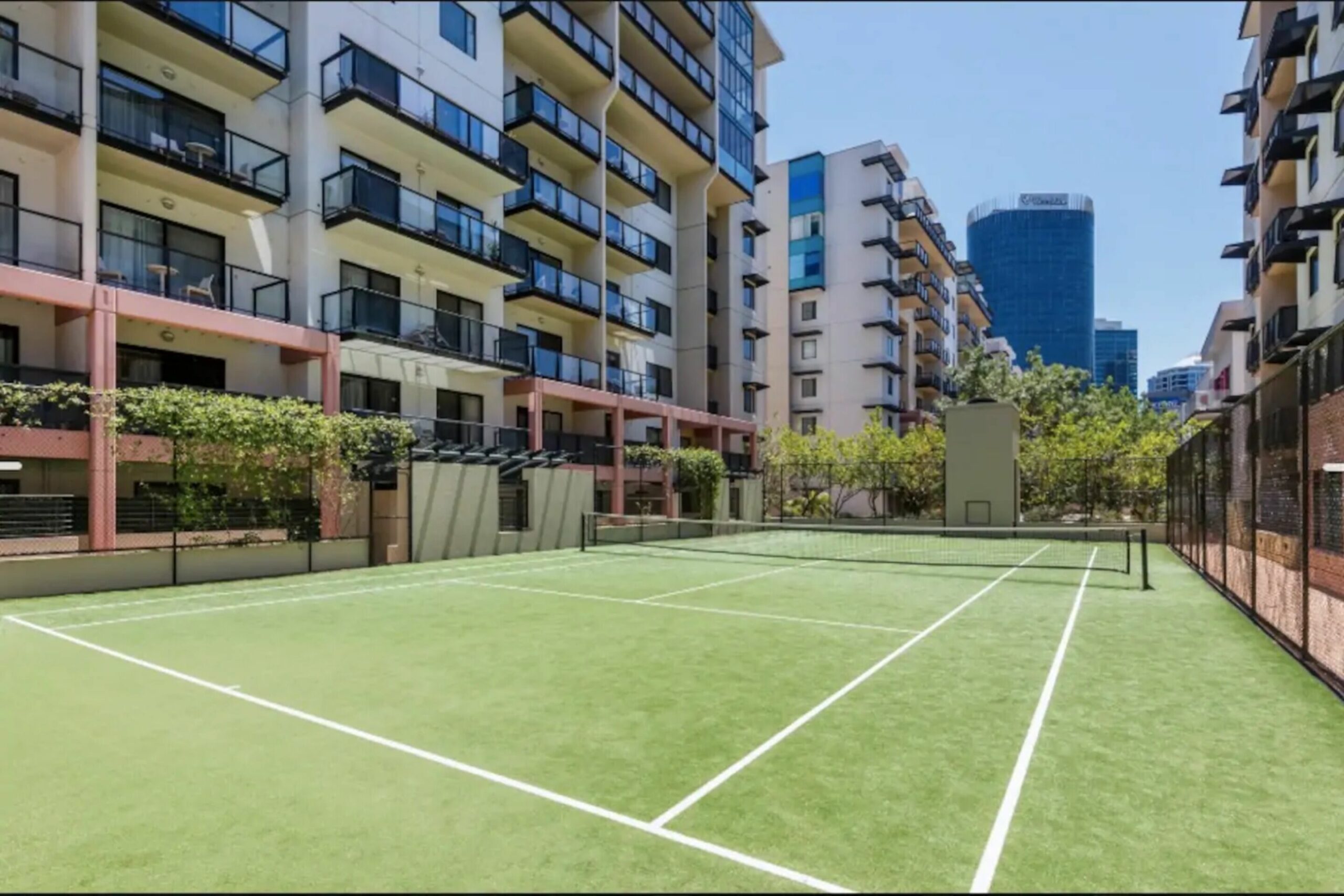 Convenient City Apartment with Pool Gym and Tennis Court