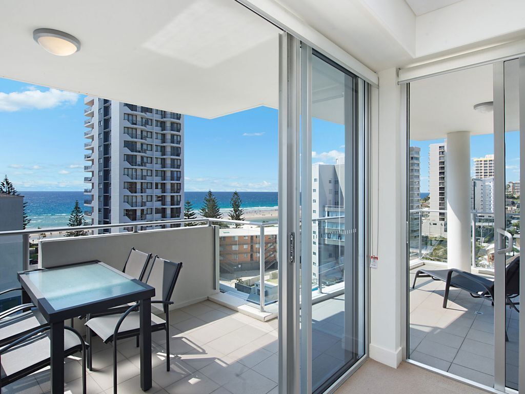 Eden Apartments Unit 901 Easy walk to Twin Towns services club and patrolled beaches