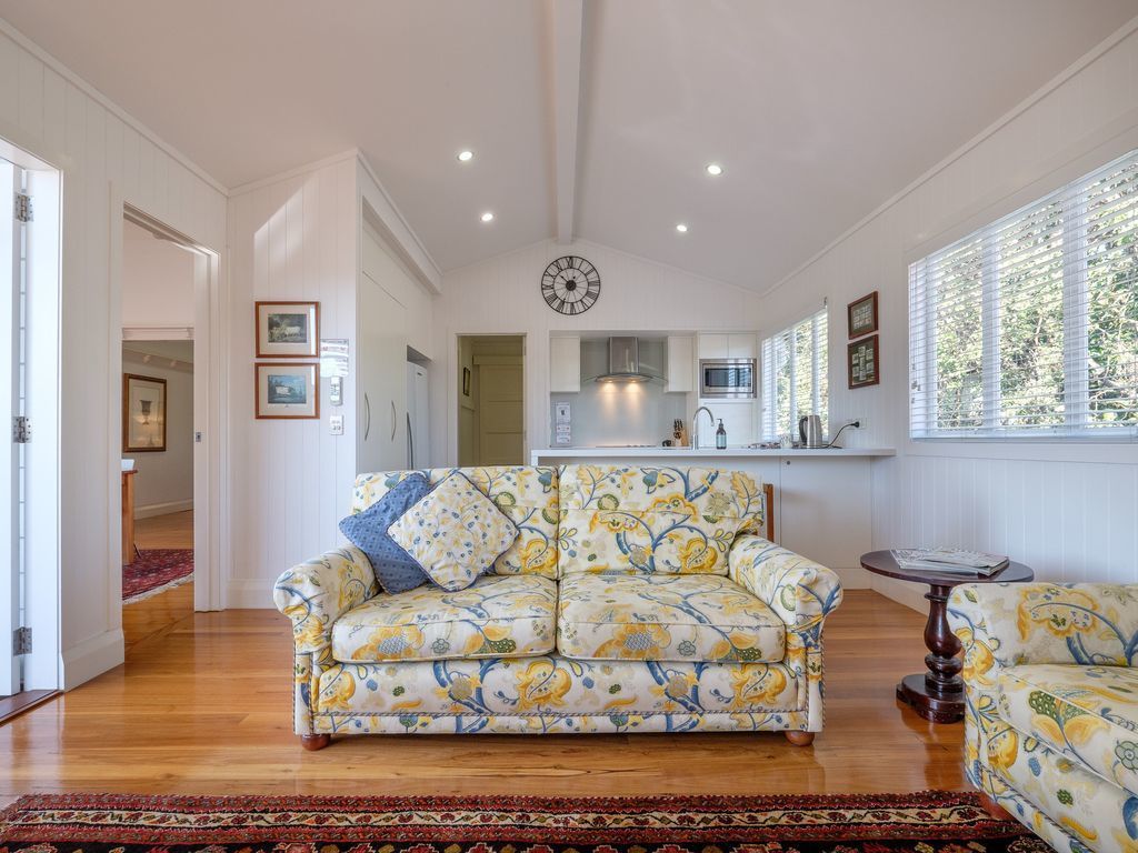 Fantastic Base for Business Meetings, Dinner Parties or Family get Together!