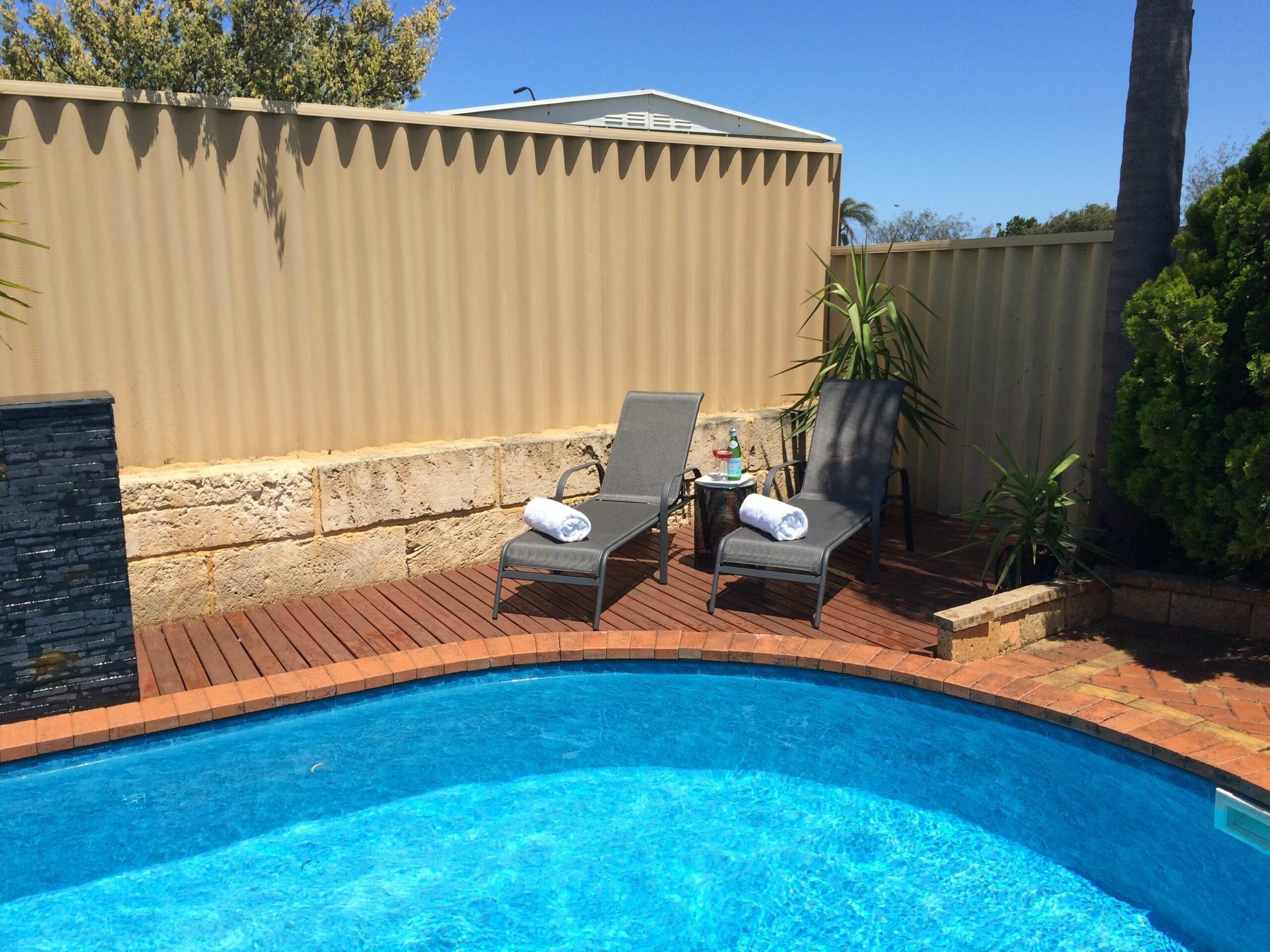 Currambine, Cosy family home with sparkling pool, near Burns Beach