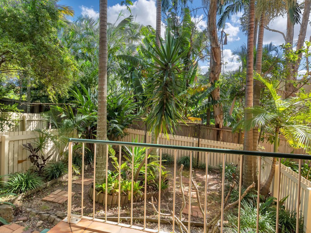 Tranquil 2 Bedroom Apartment in Clayfield