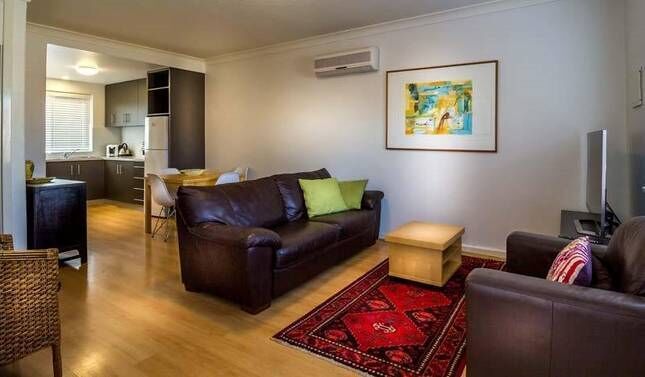 Mt Lawley Superb 2 BR Apartment Minutes to Cbd, Shops and Cafes,pool and gym