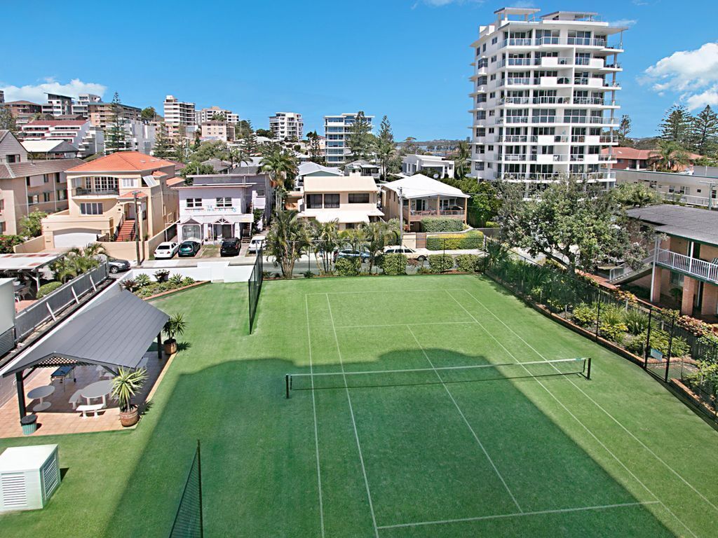 Bayview Unit 10b 2 bedroom apartment with views from Snapper rocks to Surfers Paradise.