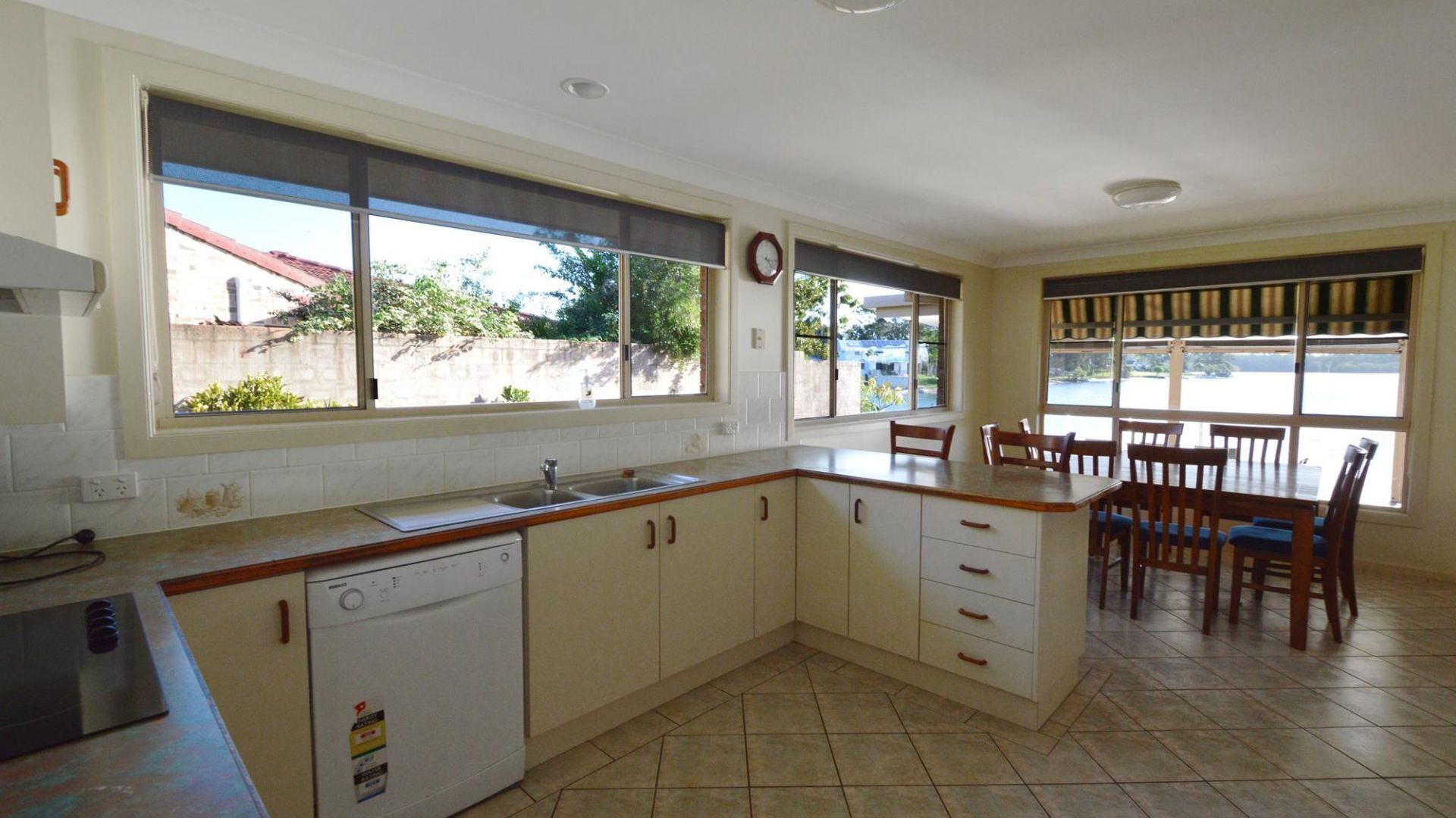 Hook, Wine & Sinker, Yamba, Dog Friendly, Waterfront Property