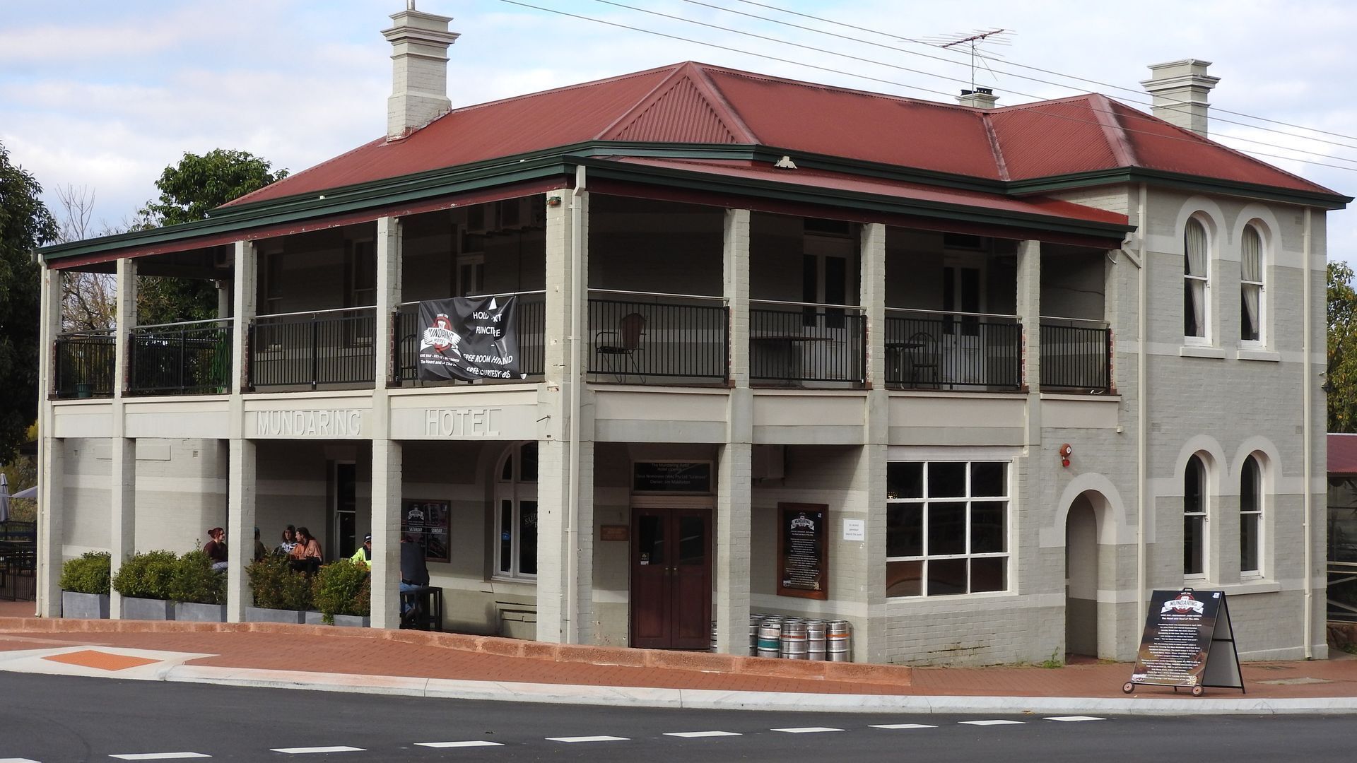 Cockatoo Hills Apartment