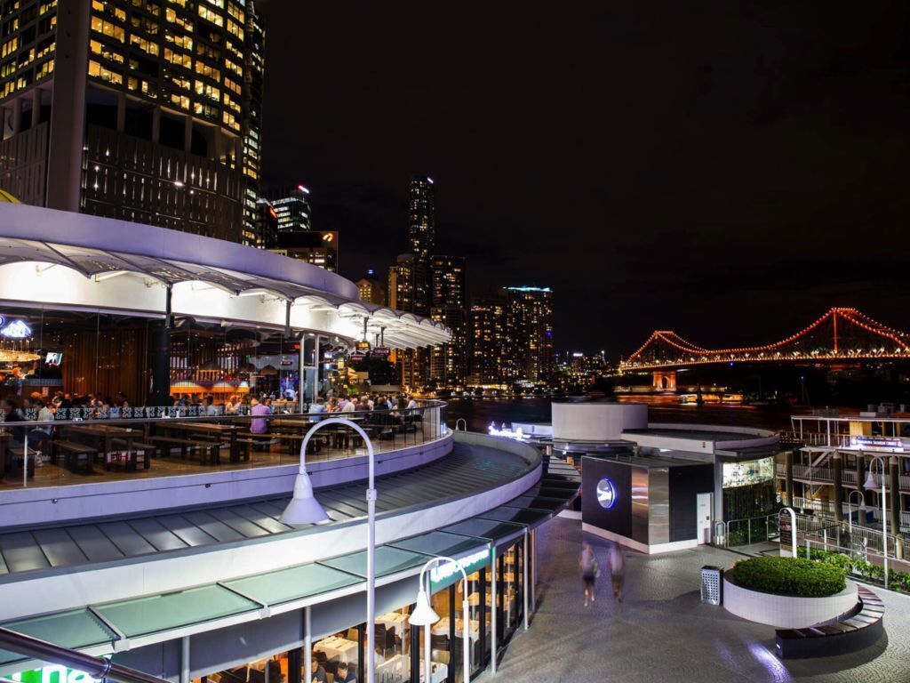 Glam ~ Skyline City, Water + Story Bridge Views