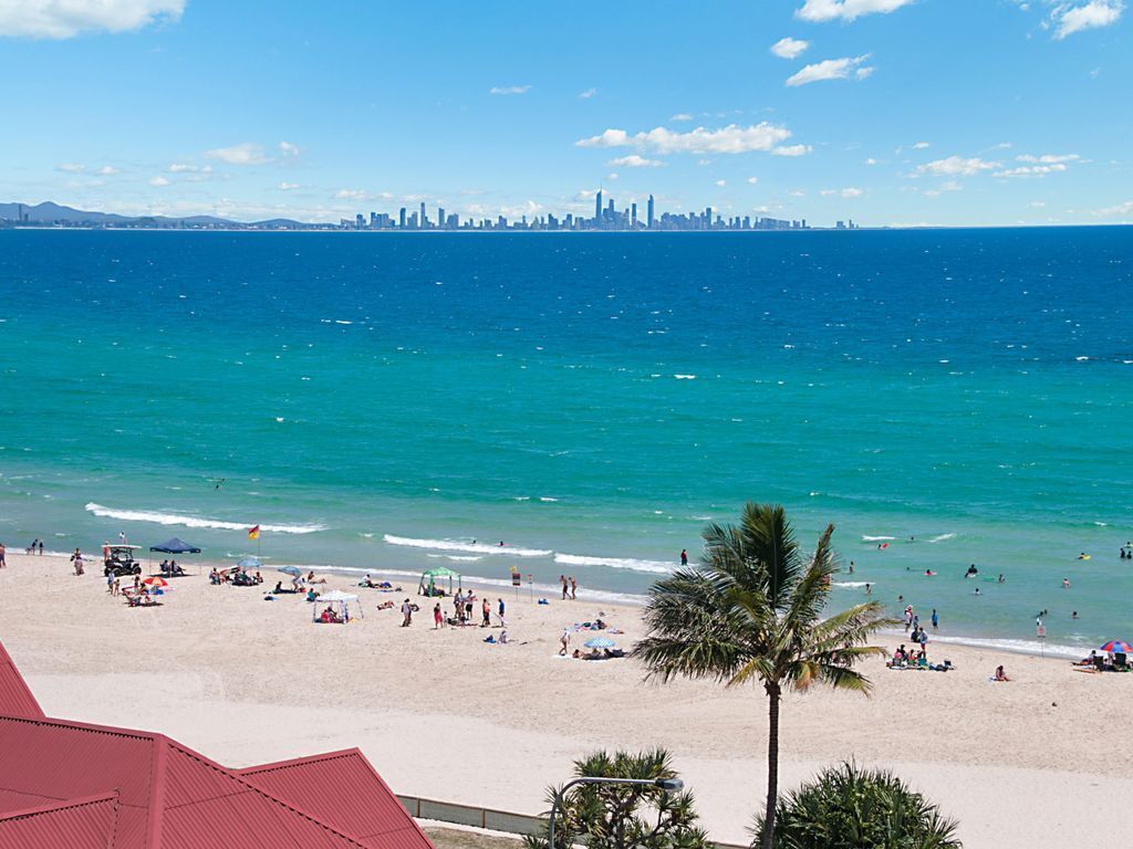 Kirra Gardens Unit 30 Located on the beachfront at Kirra Beach Coolangatta